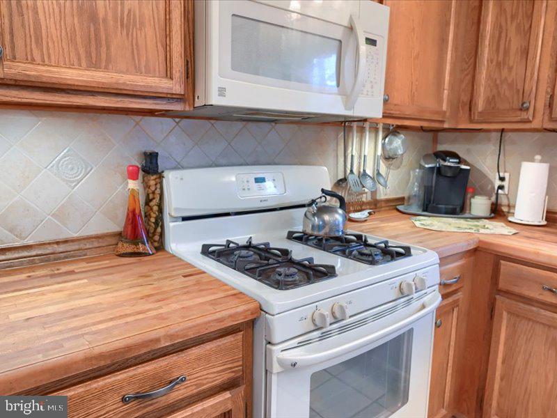 WINDSOR TWP - Residential