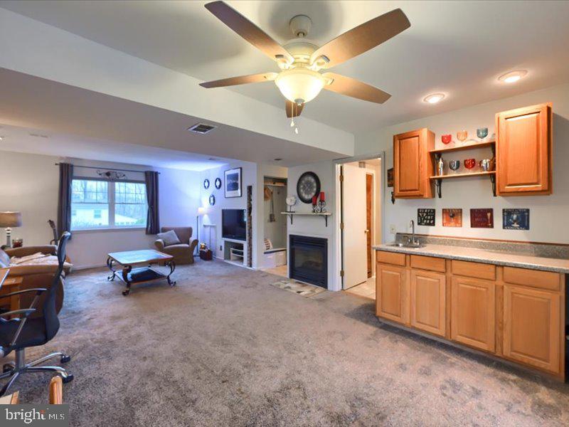 WINDSOR TWP - Residential