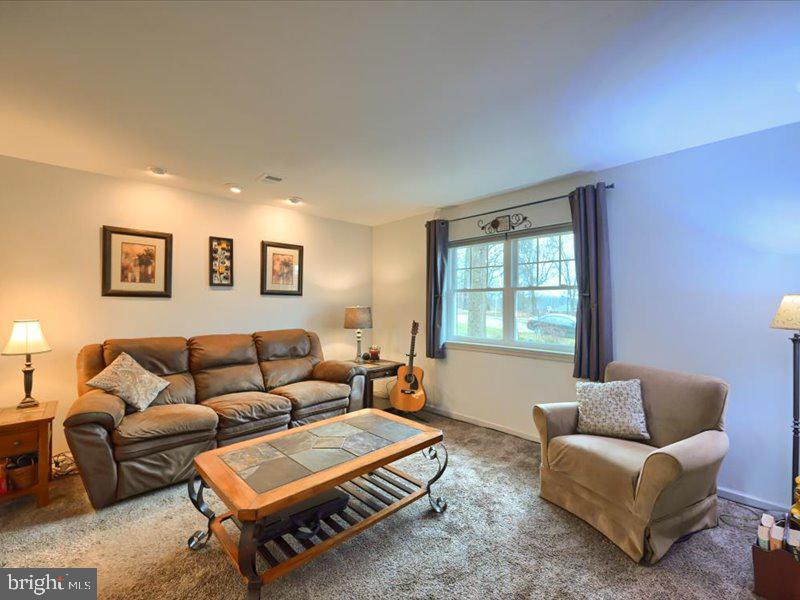 WINDSOR TWP - Residential