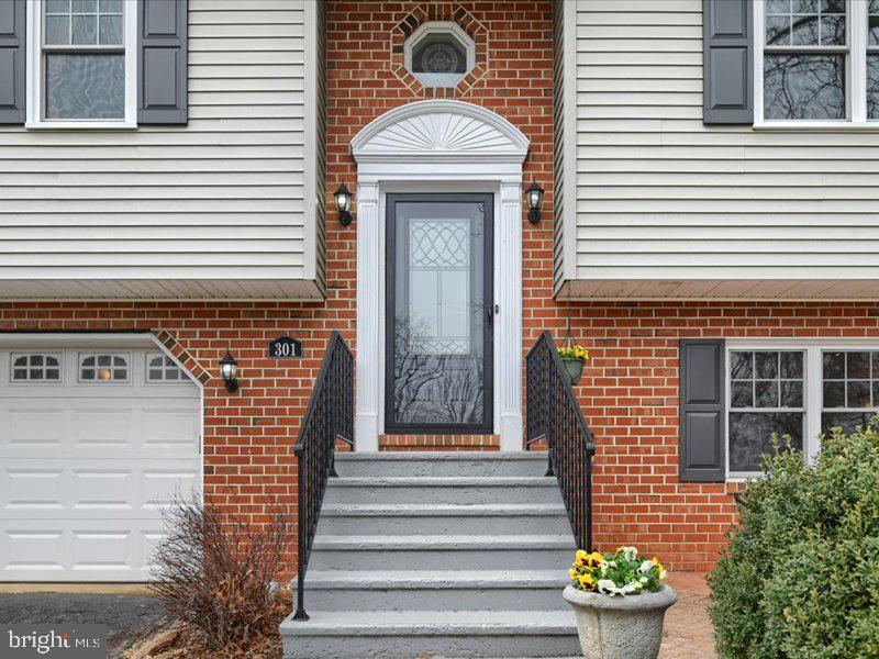 WINDSOR TWP - Residential