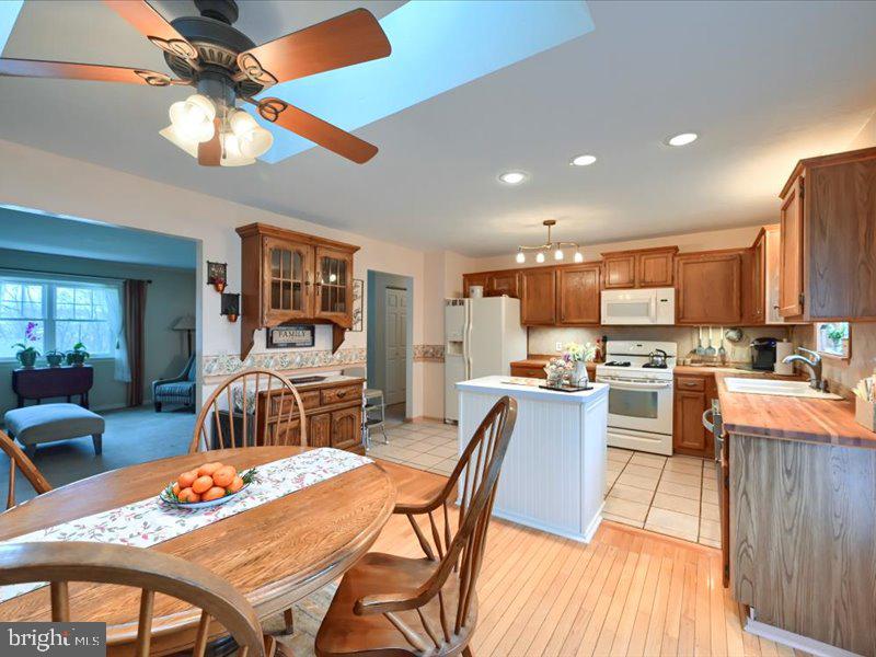 WINDSOR TWP - Residential