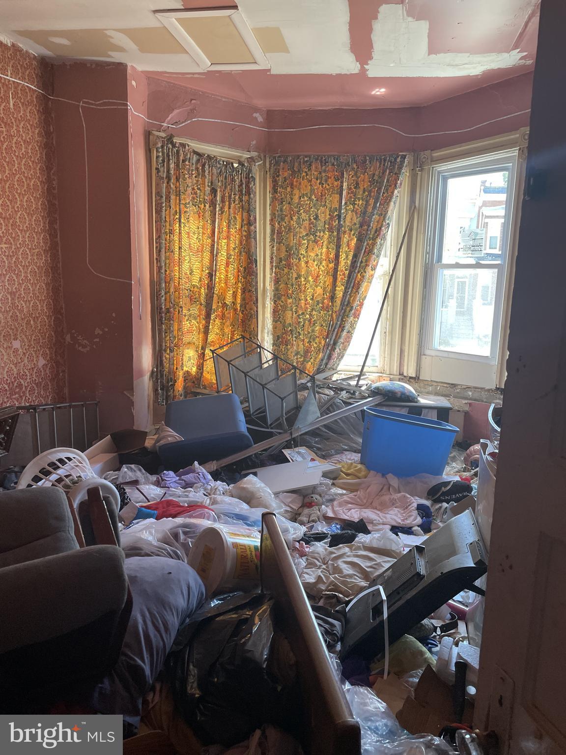 2738 W MOSHER STREET