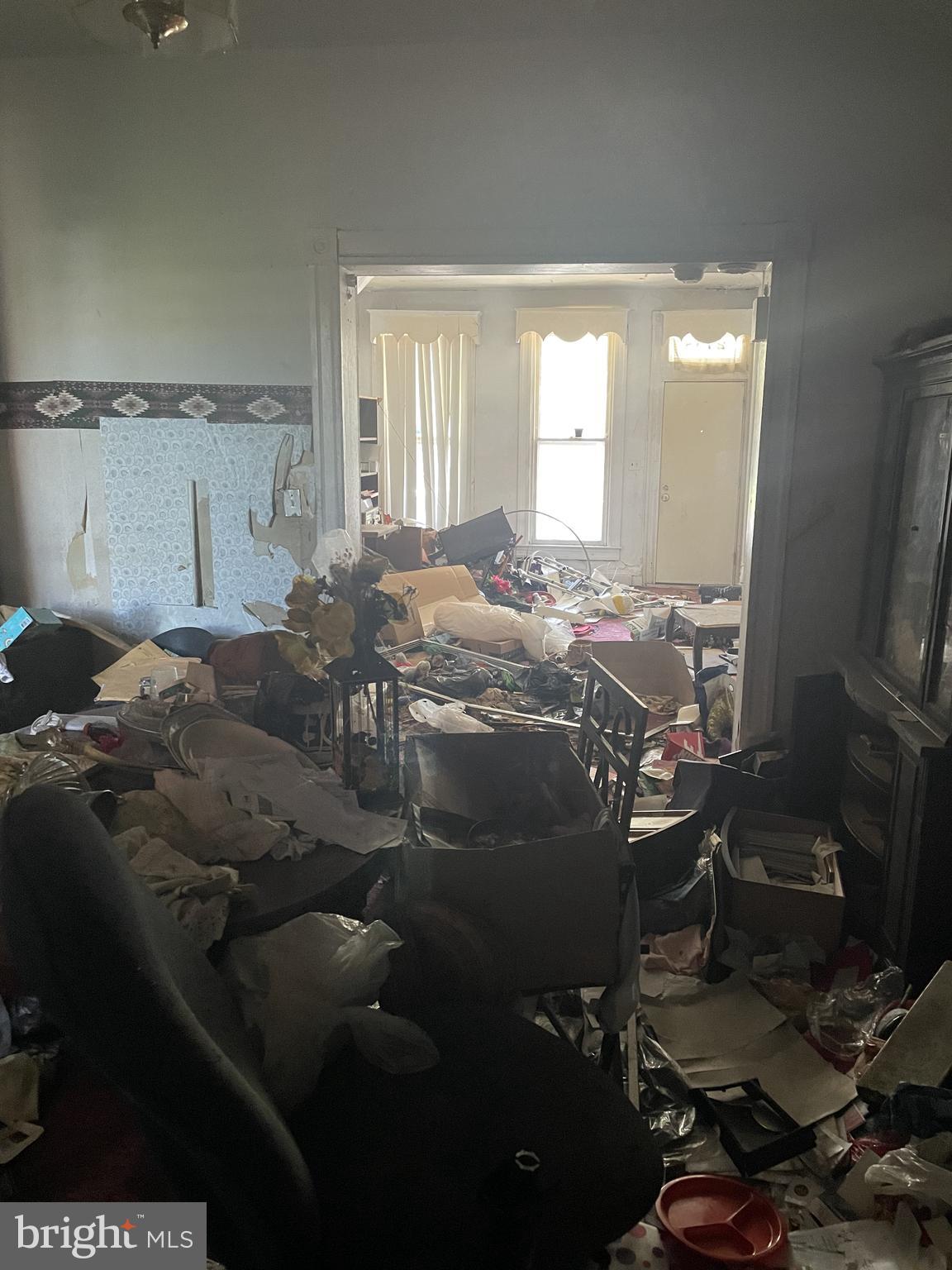 2738 W MOSHER STREET