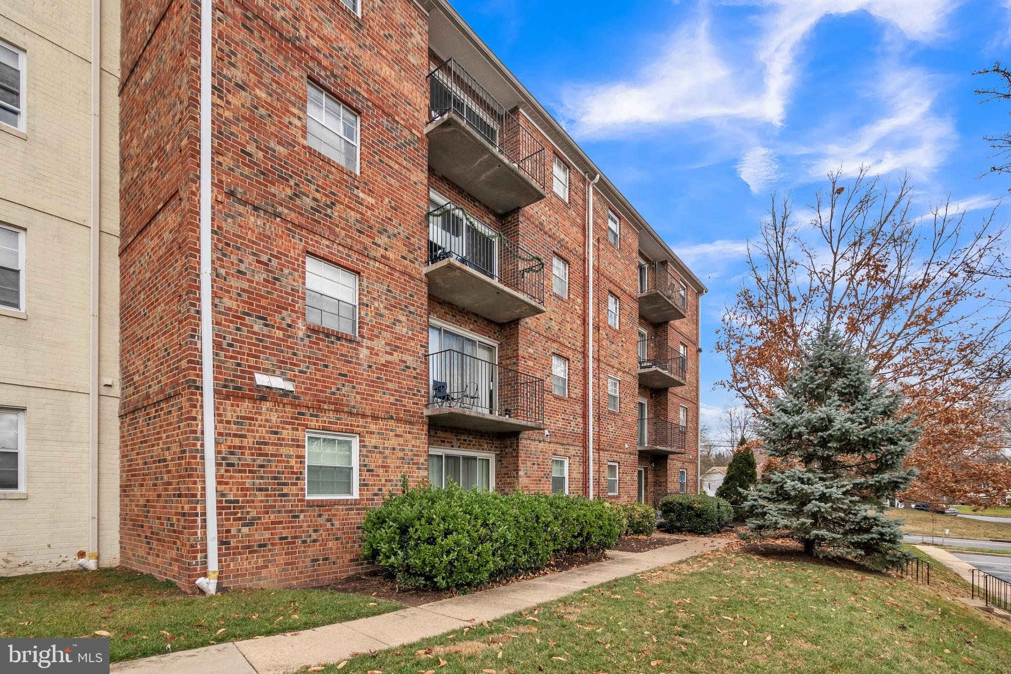 MONTPELIER VILLAGE - Residential