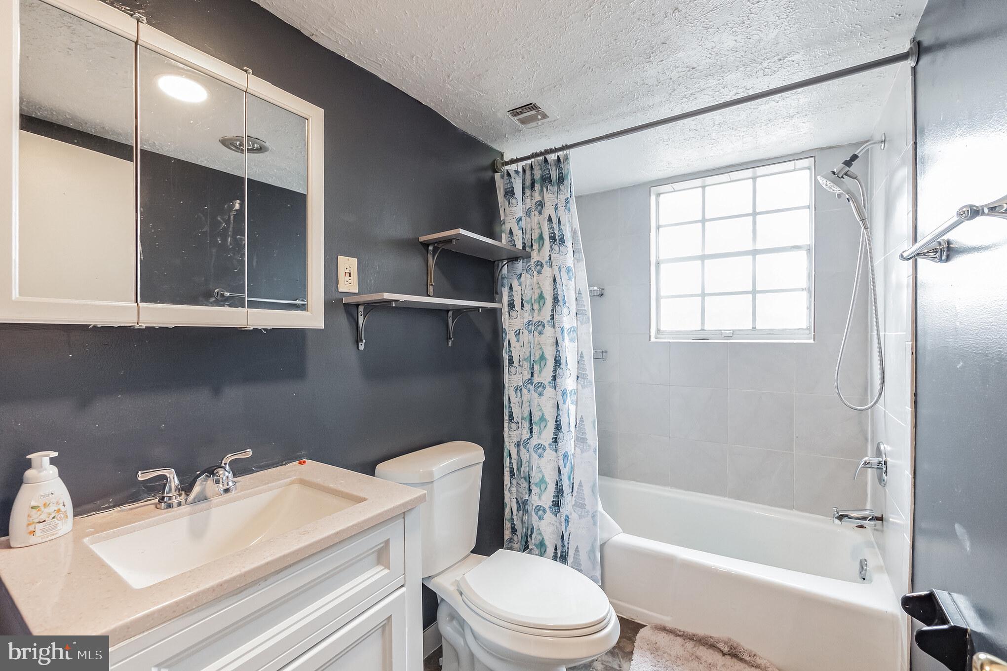 MONTPELIER VILLAGE - Residential