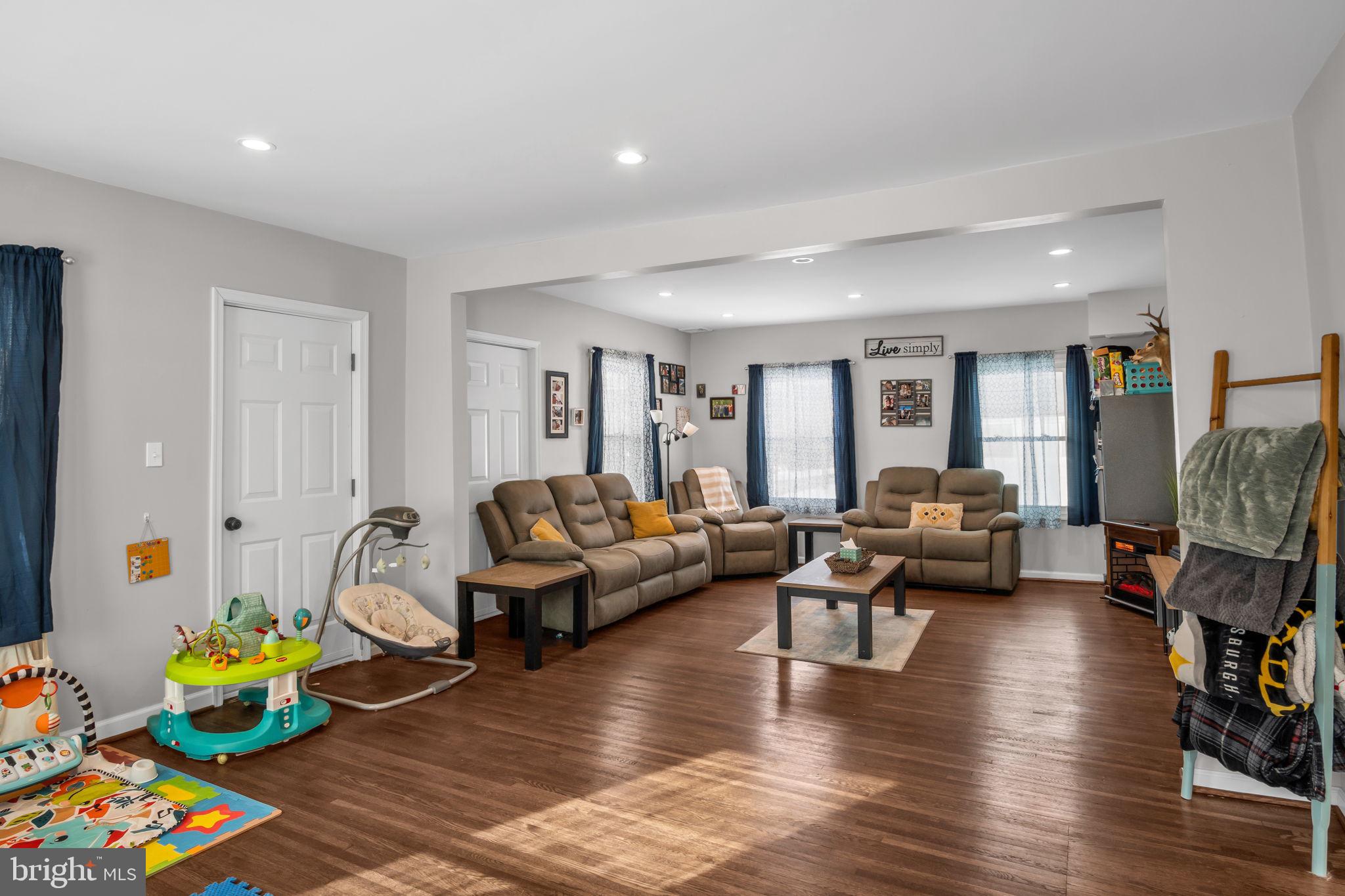 NEWVILLE - Residential