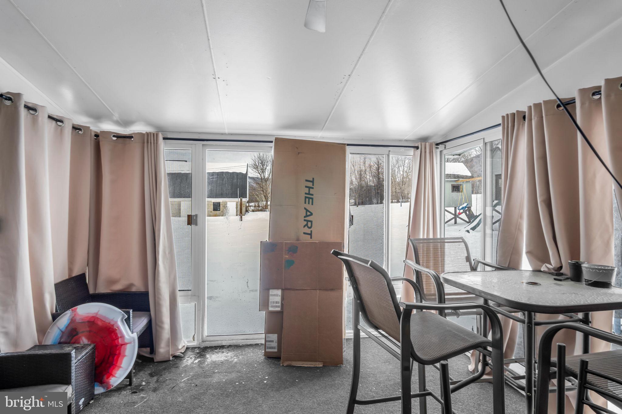 NEWVILLE - Residential