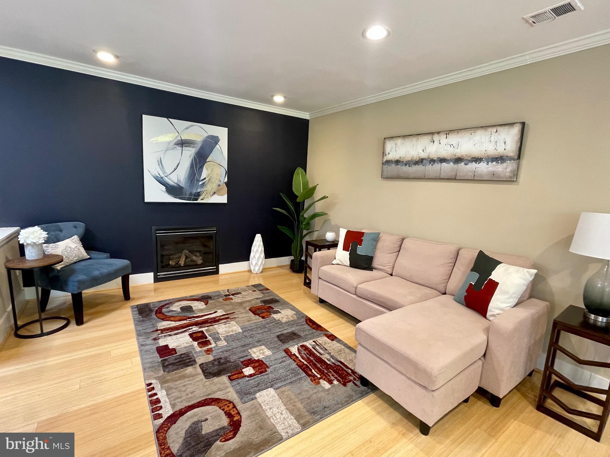 RESTON - Residential Lease