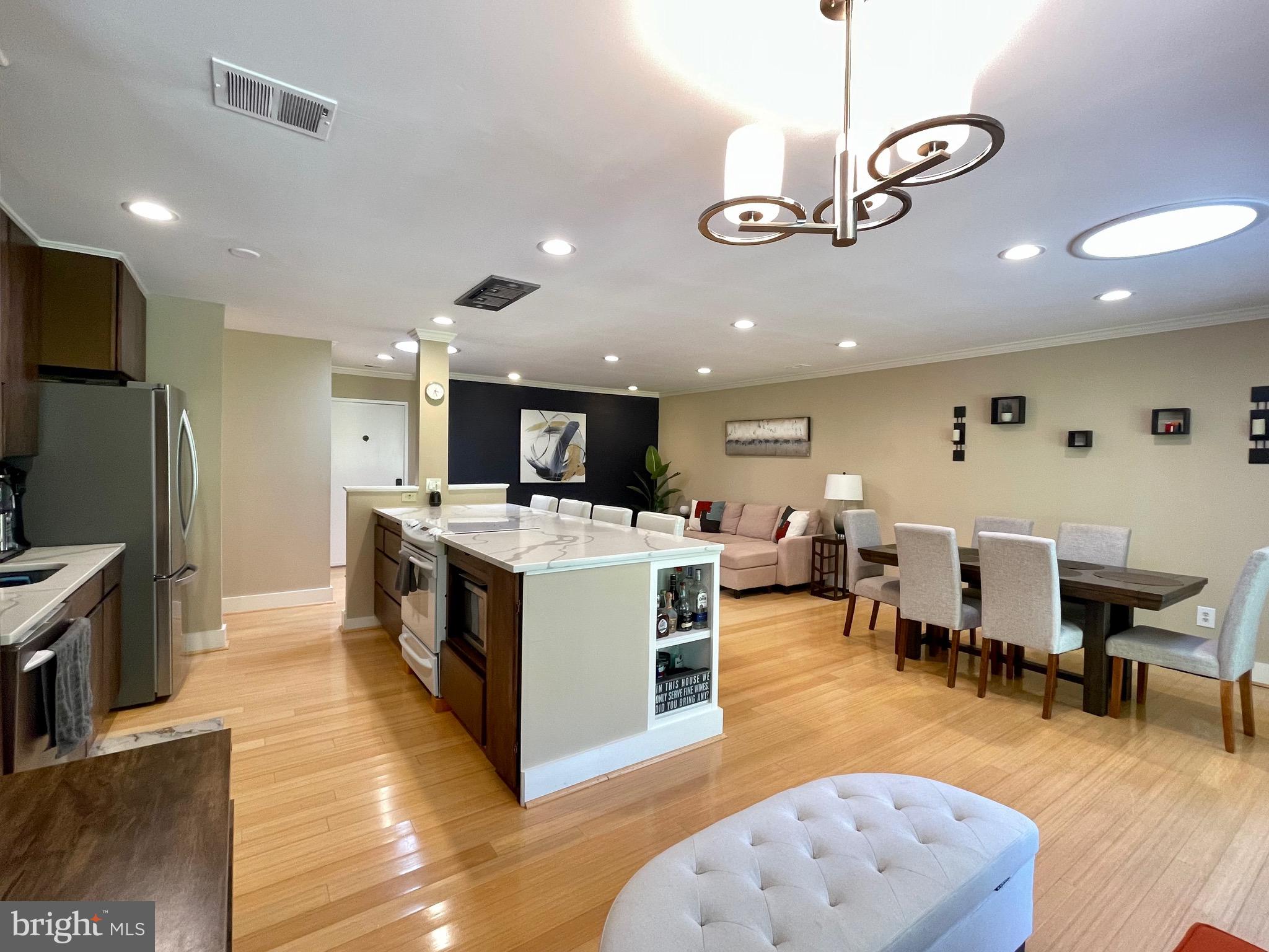 RESTON - Residential Lease