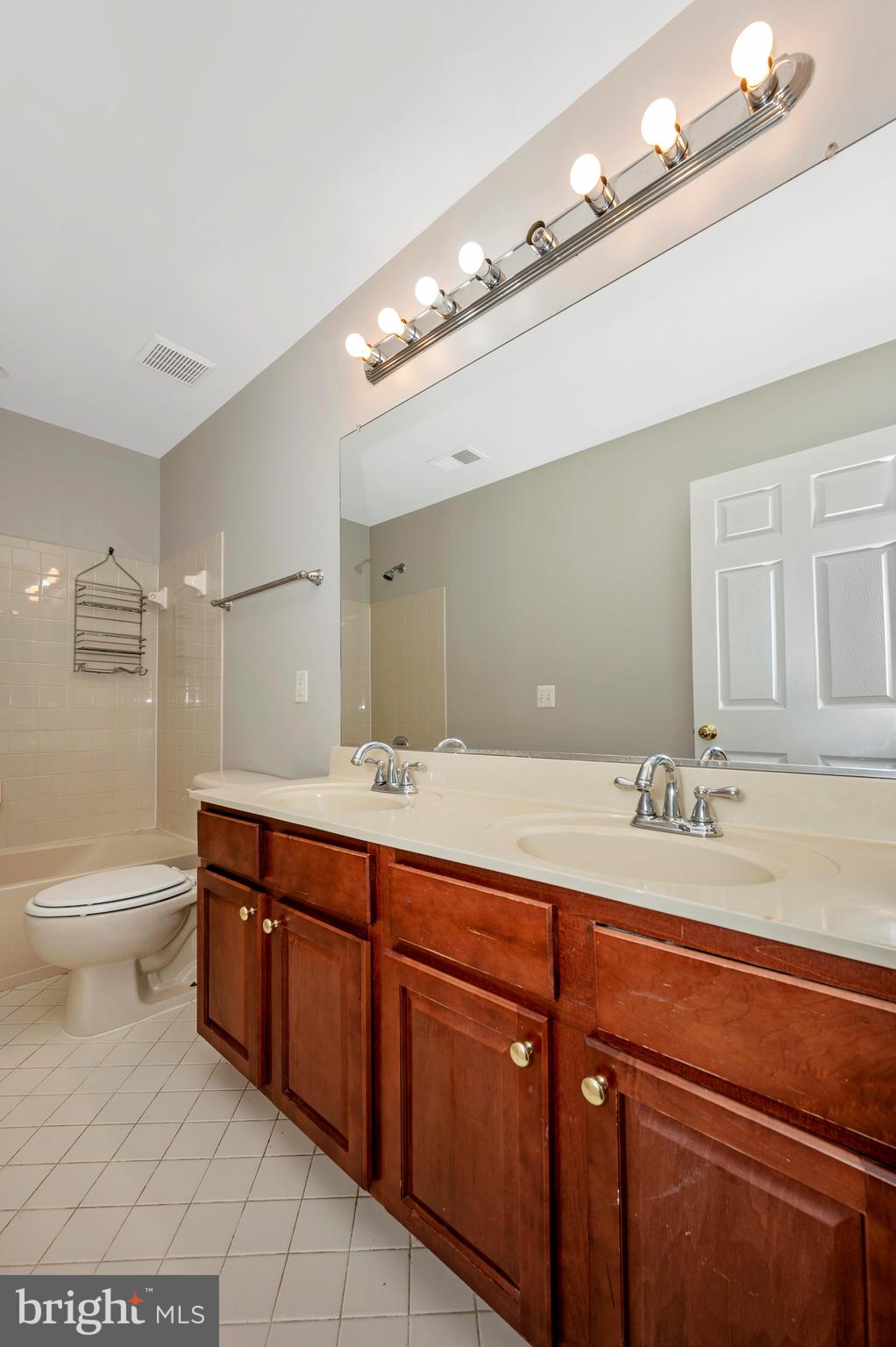 MONTJOY - Residential Lease