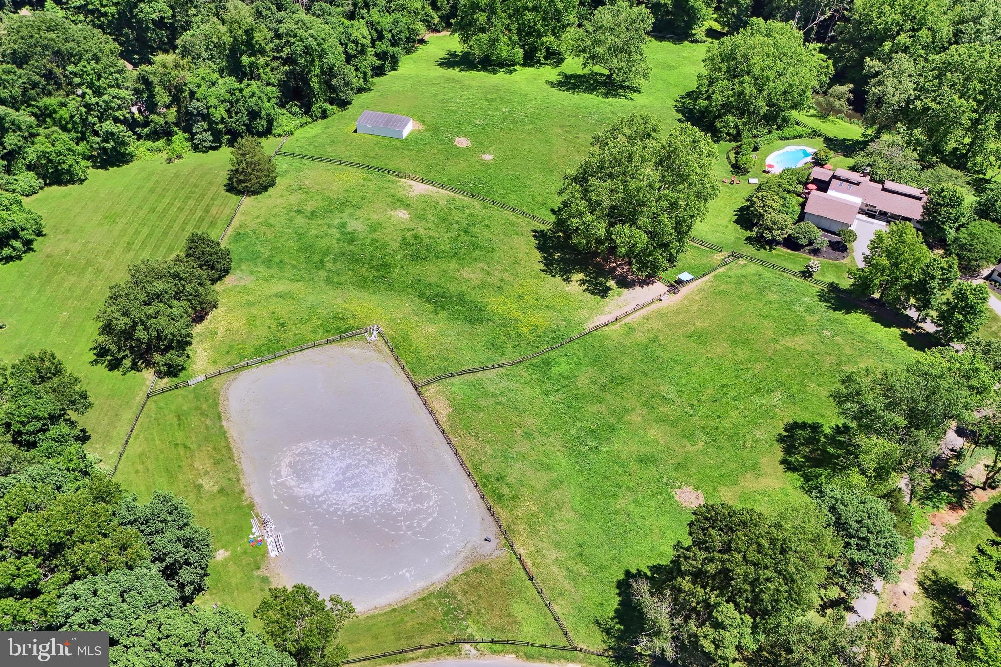 CORNWELL FARM - Land