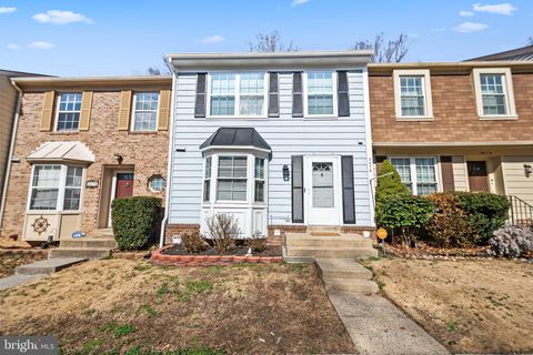 Photo of 3476 Aviary Way, WOODBRIDGE, VA 22192 (MLS # VAPW2114208)