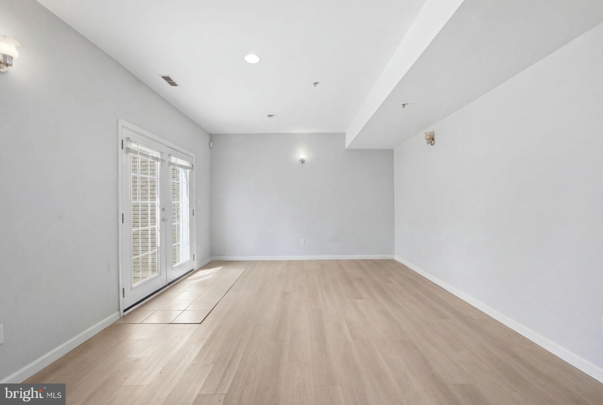 LAKELAND - Residential