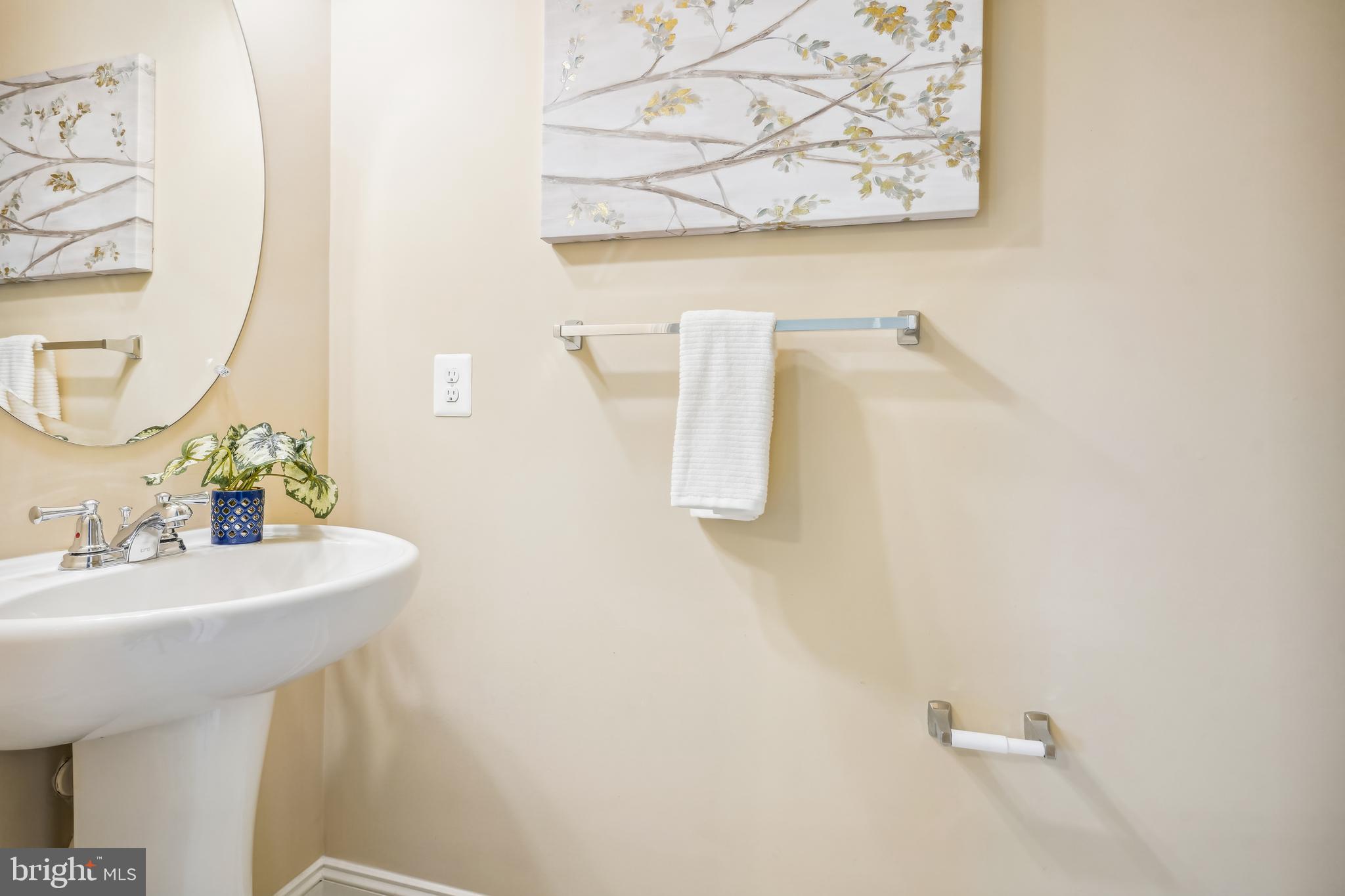 TRIANGLE HIGHLANDS CONDO - Residential