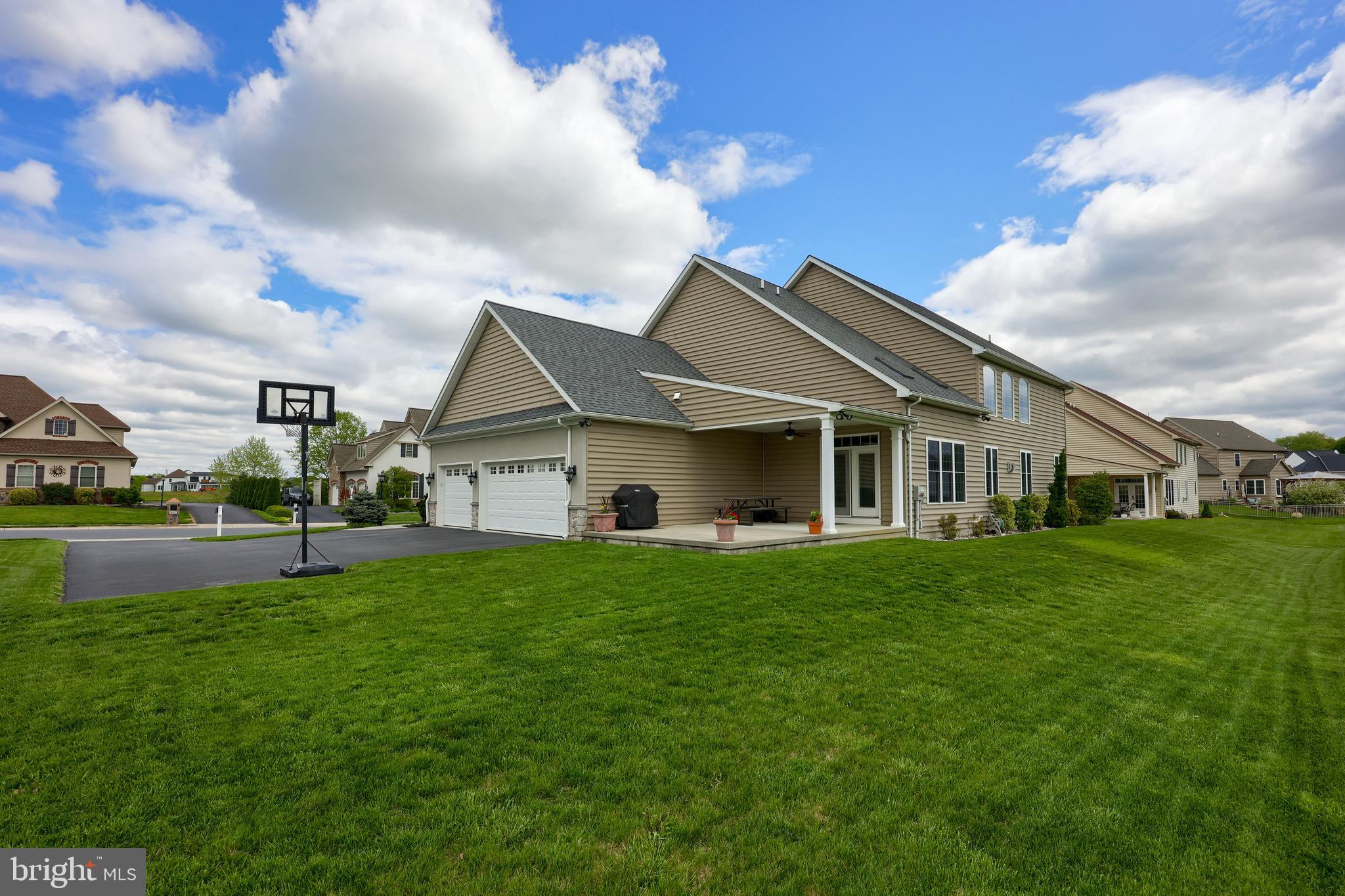 SUNSET RIDGE - Residential