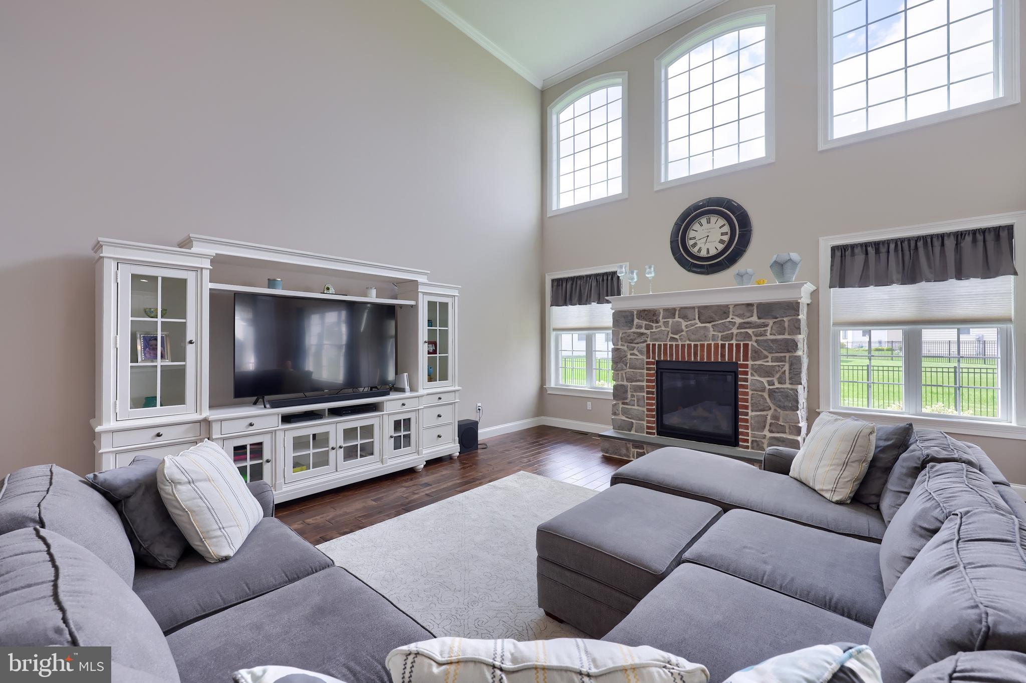 SUNSET RIDGE - Residential