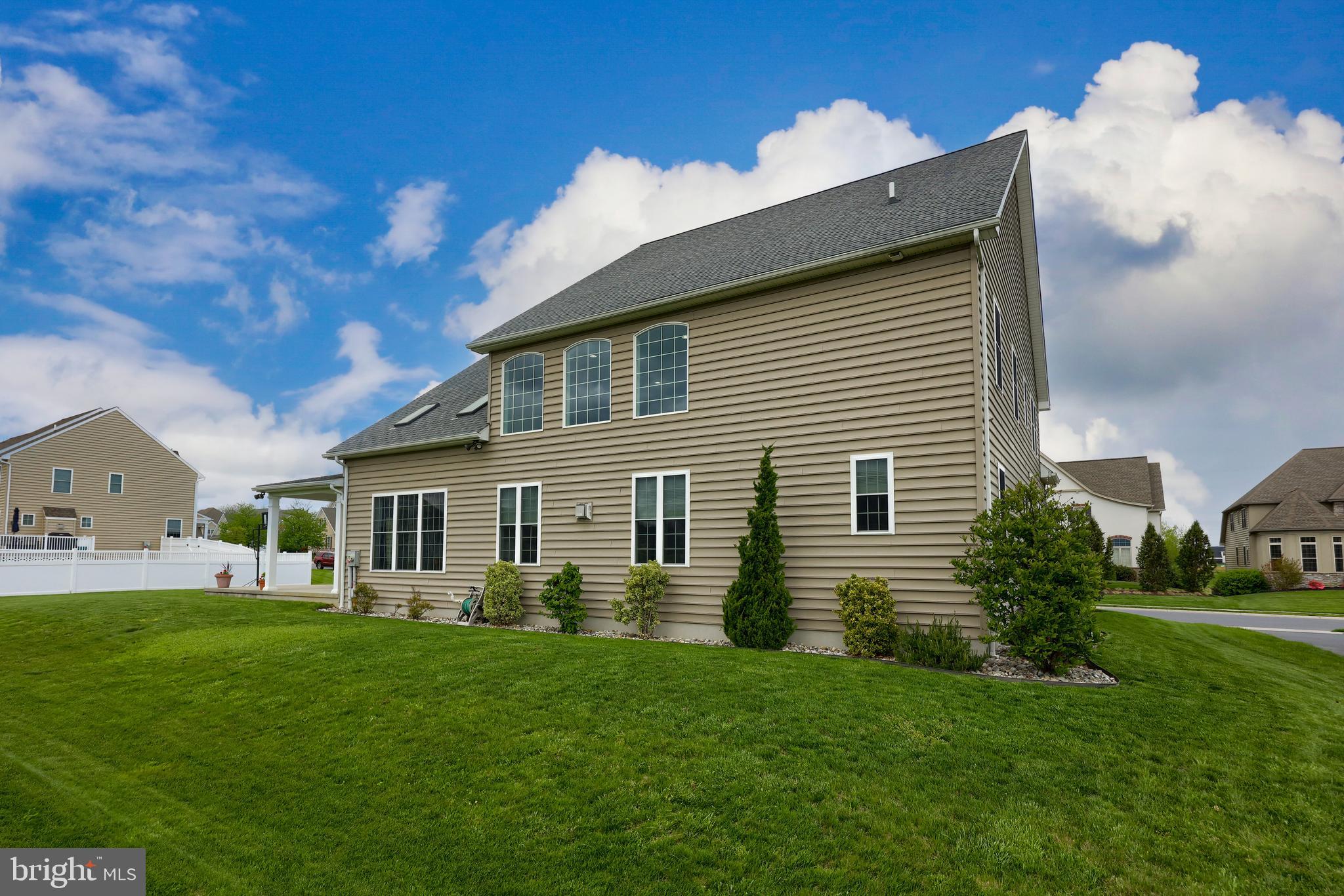 SUNSET RIDGE - Residential