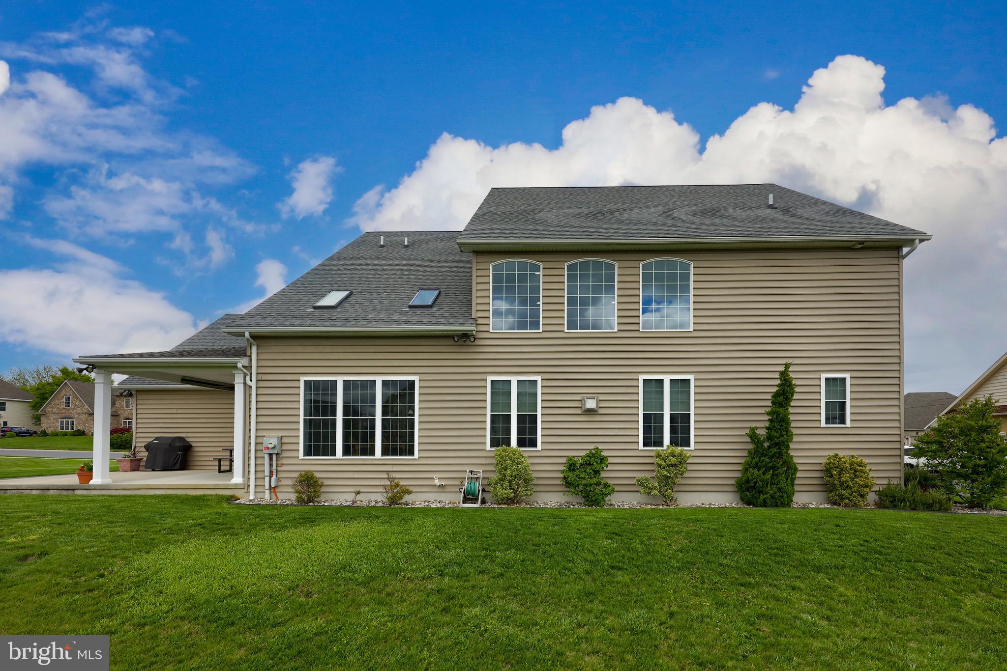 SUNSET RIDGE - Residential