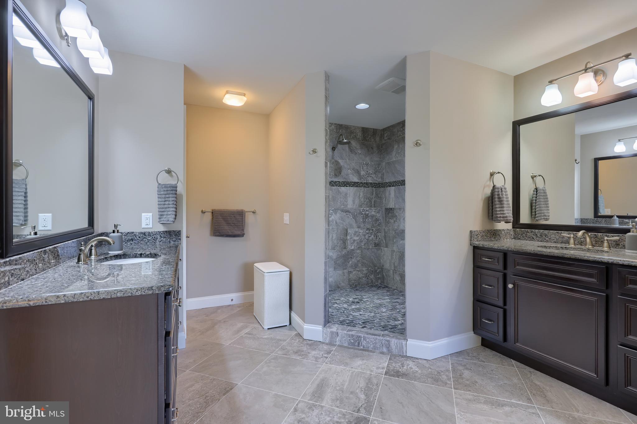 SUNSET RIDGE - Residential