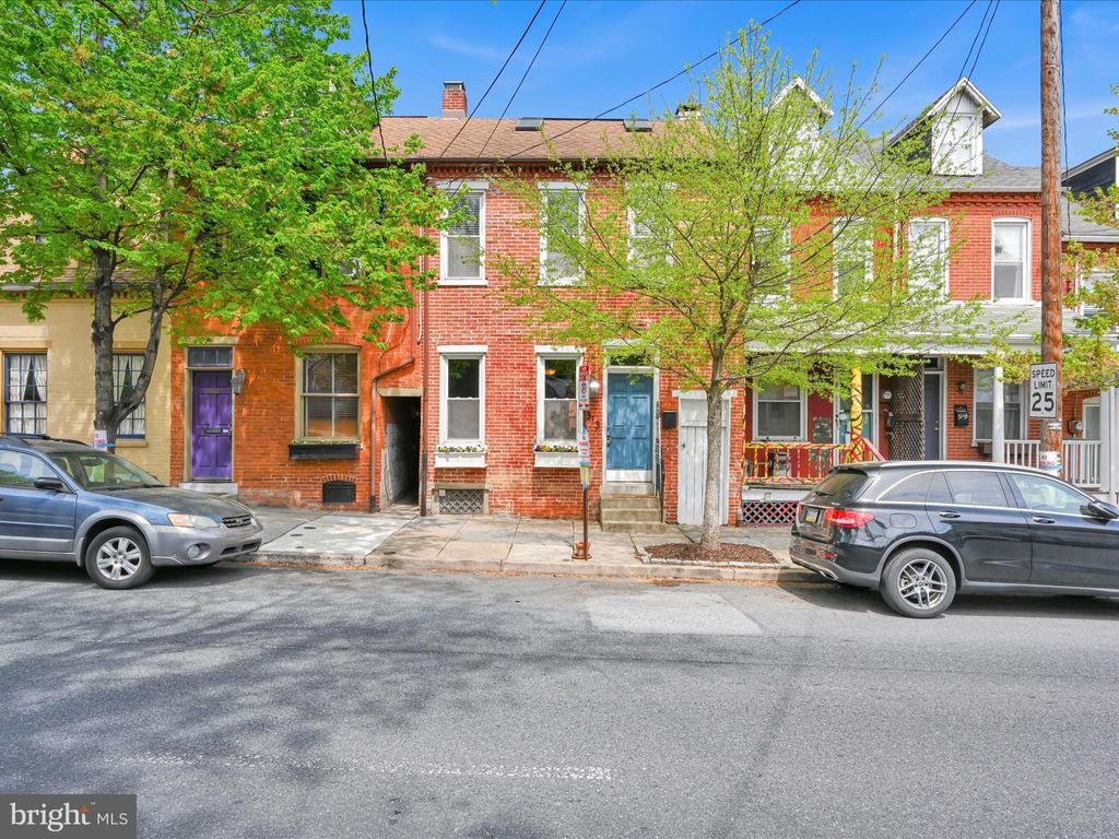 Photo of 313 E Chestnut Street, LANCASTER, PA 17602 (MLS # PALA2068270)