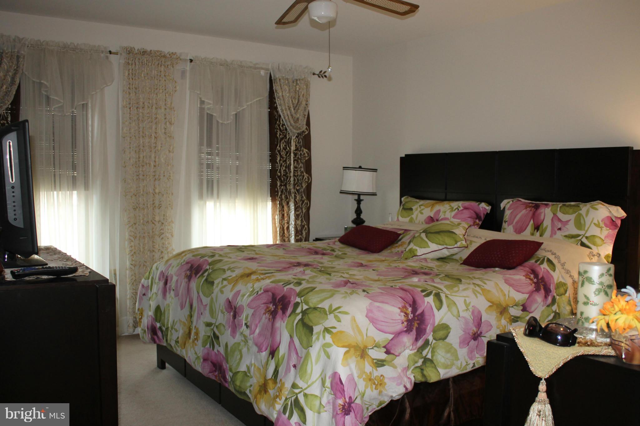 CANTERBURY SQUARE - Residential