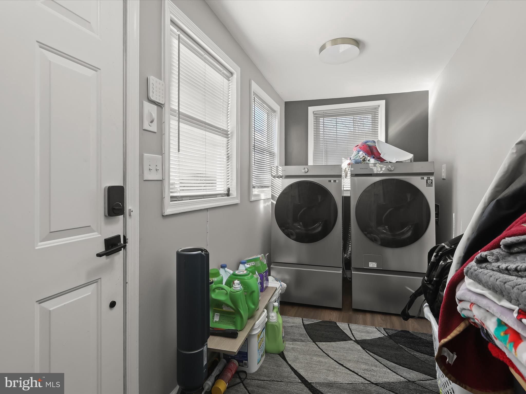 HILLENDALE PARK - Residential
