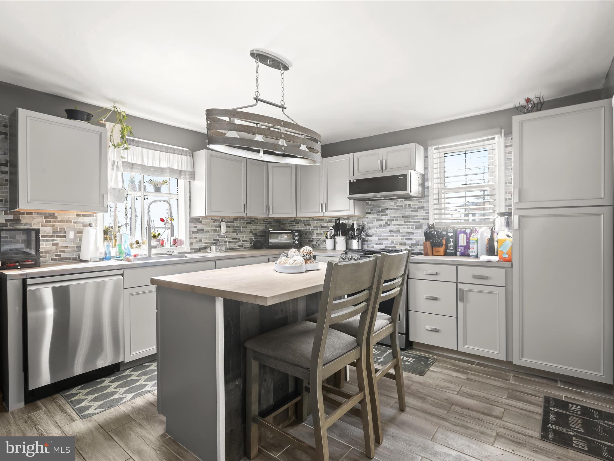 HILLENDALE PARK - Residential