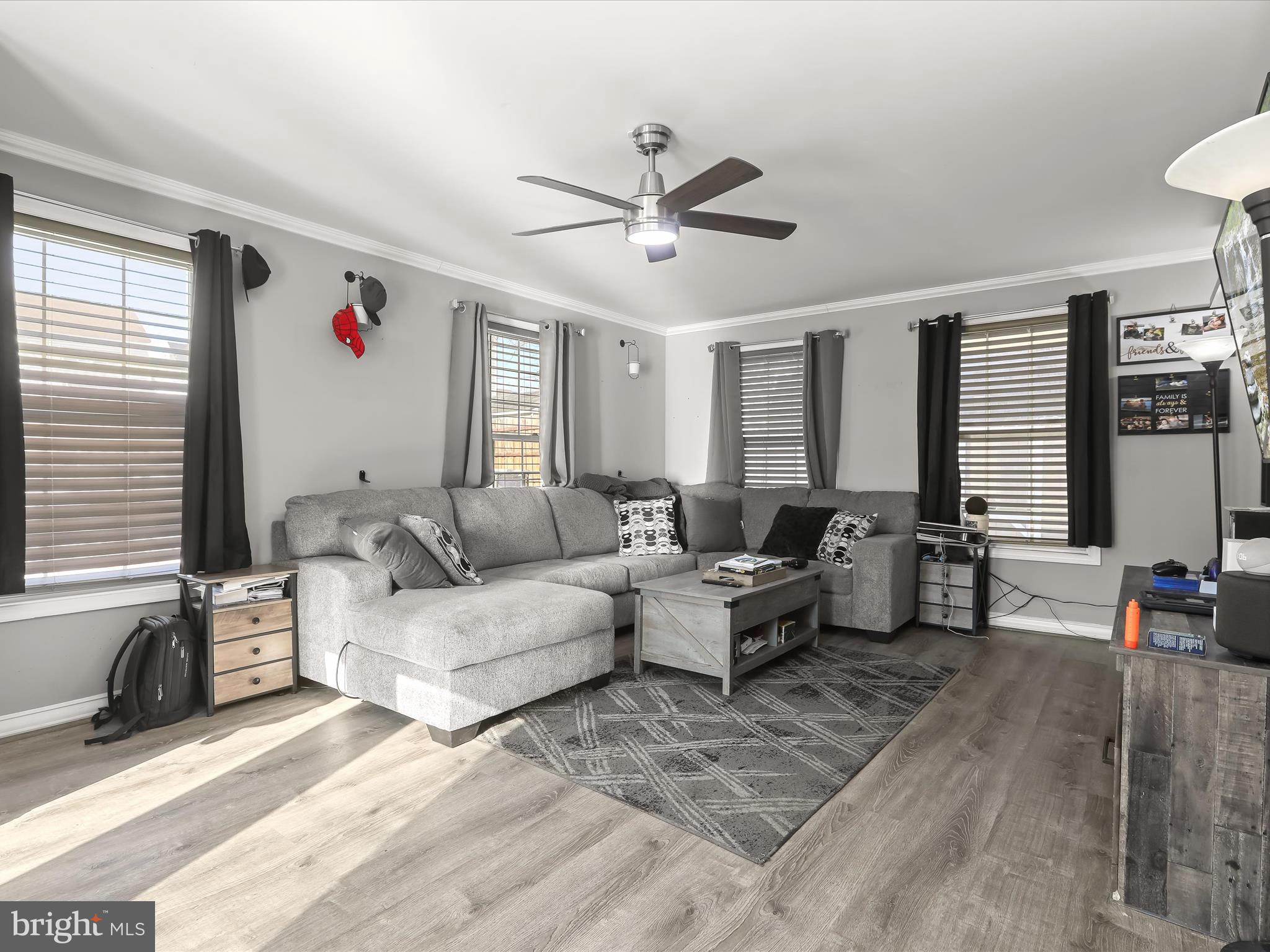 HILLENDALE PARK - Residential