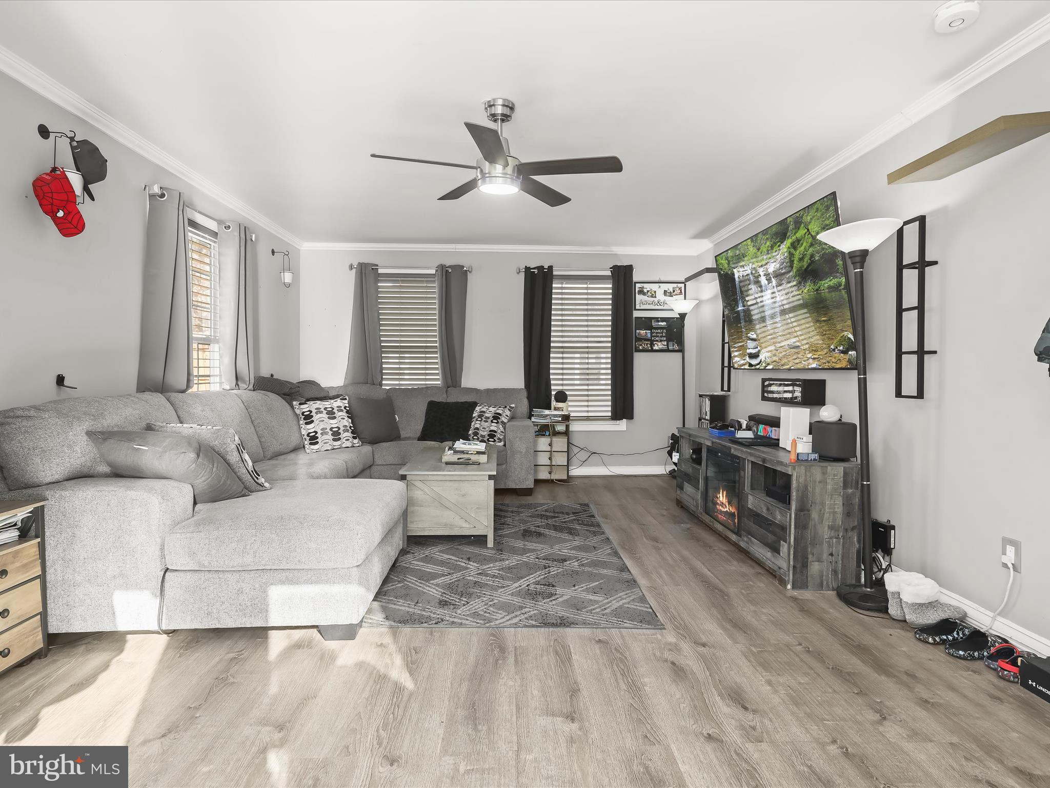 HILLENDALE PARK - Residential