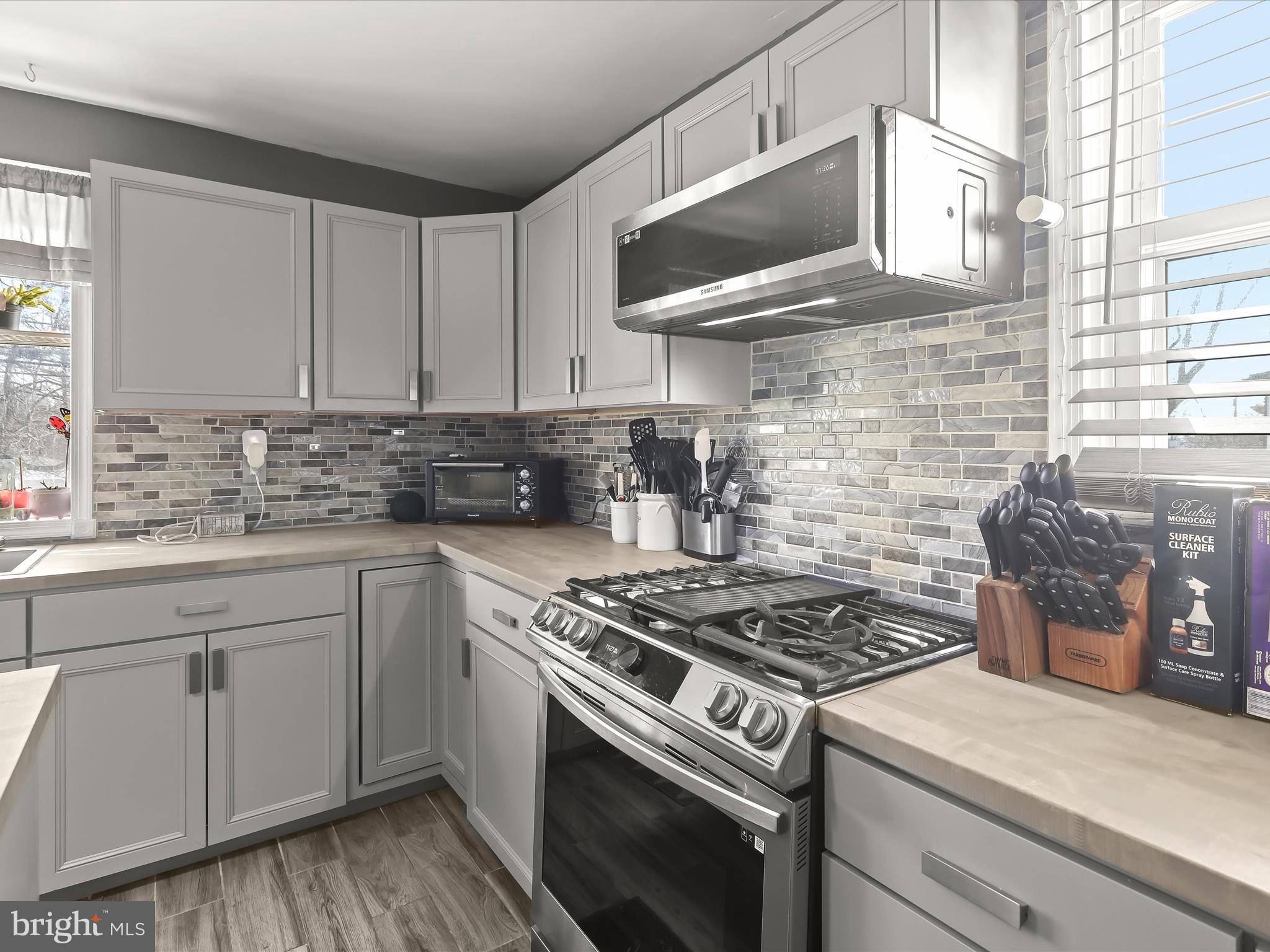 HILLENDALE PARK - Residential