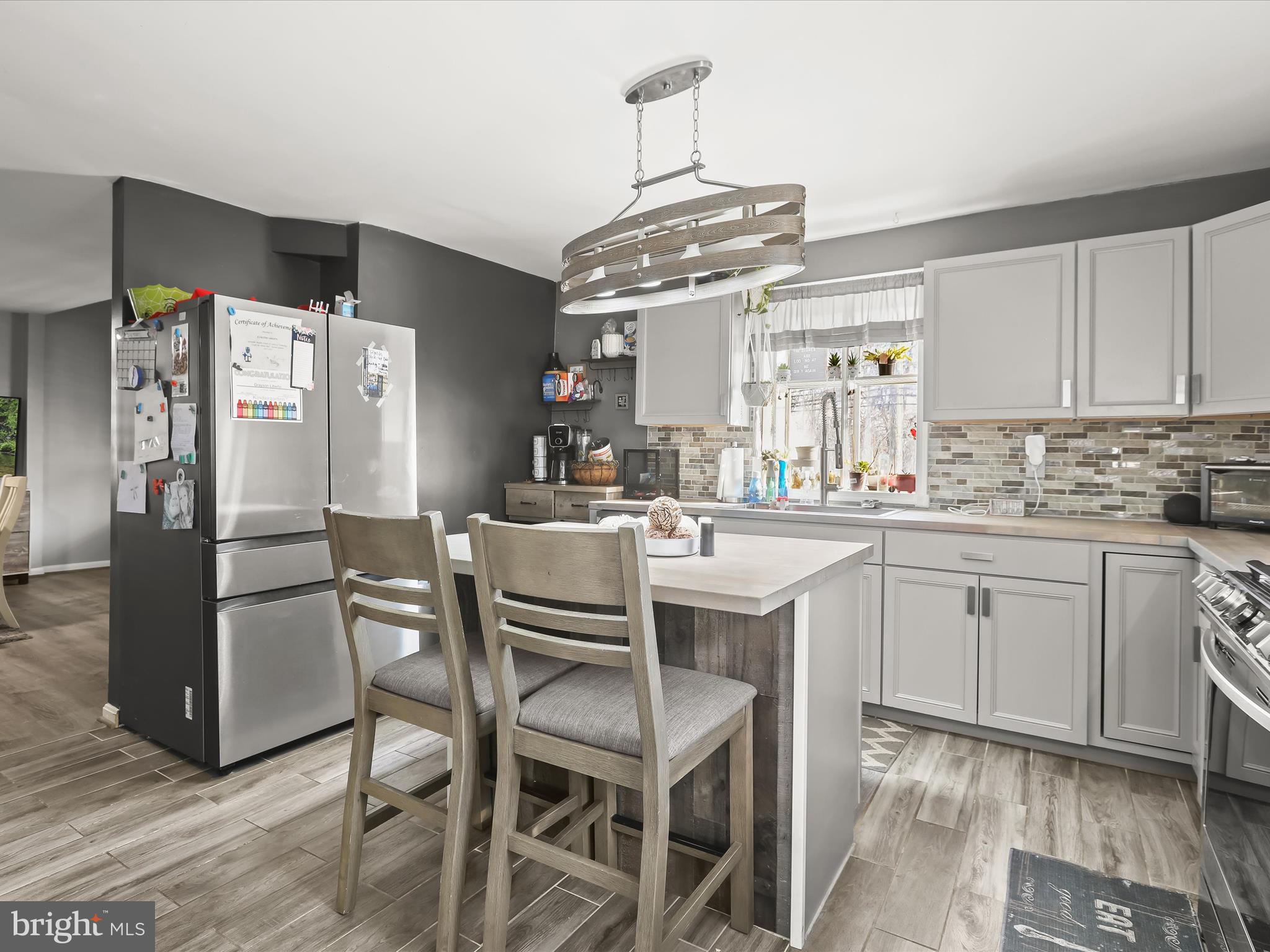 HILLENDALE PARK - Residential