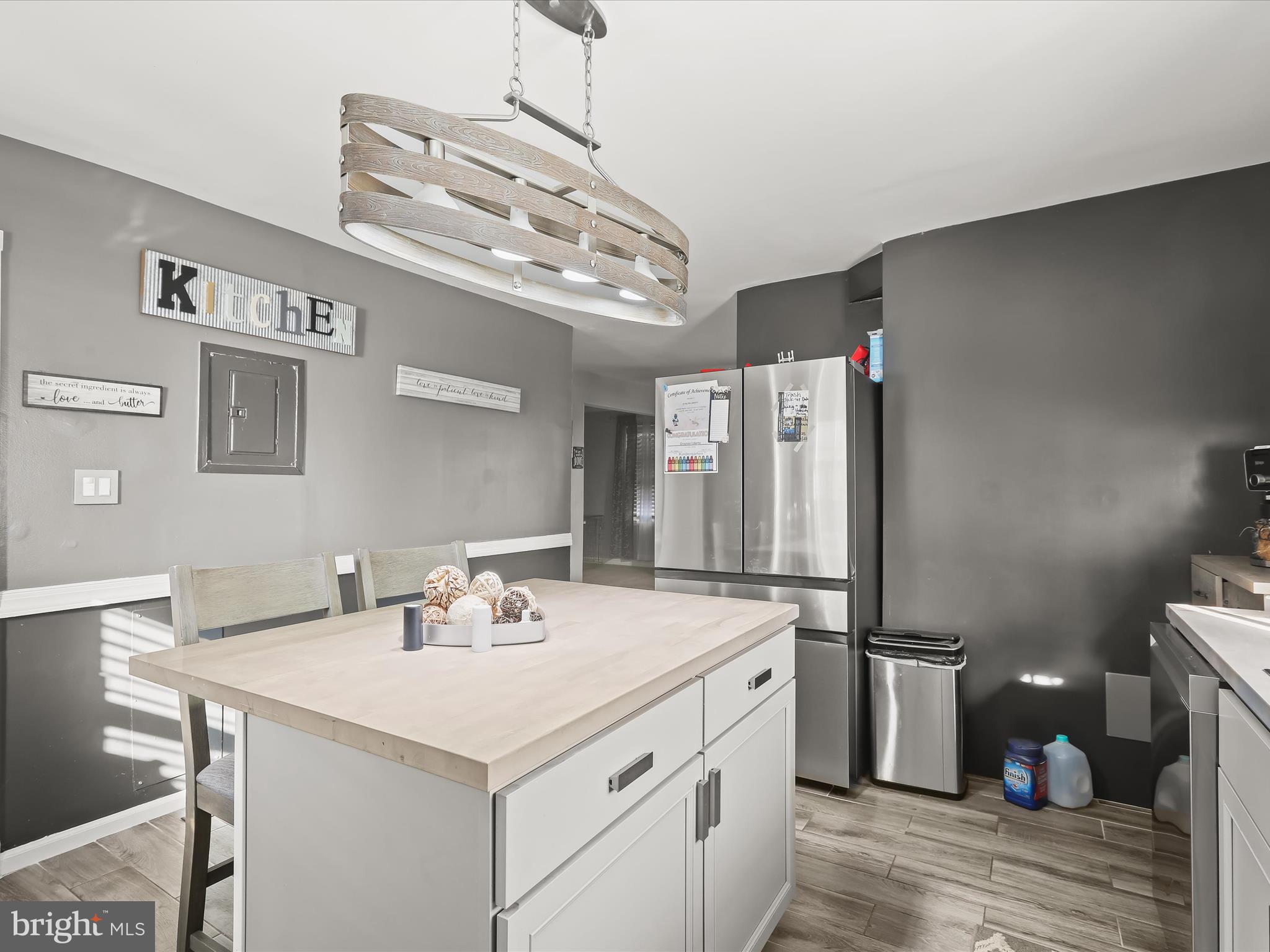 HILLENDALE PARK - Residential