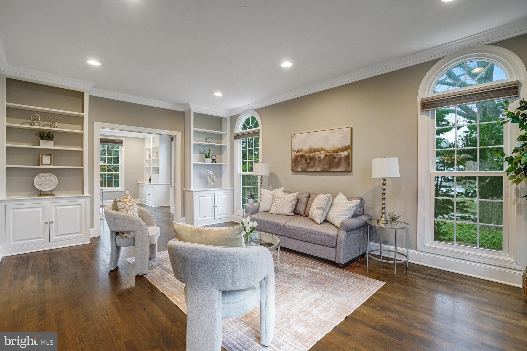 HILLSIDE MANOR - Residential