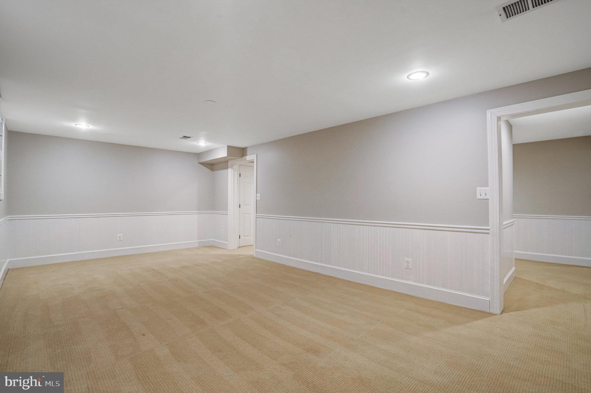 HILLSIDE MANOR - Residential