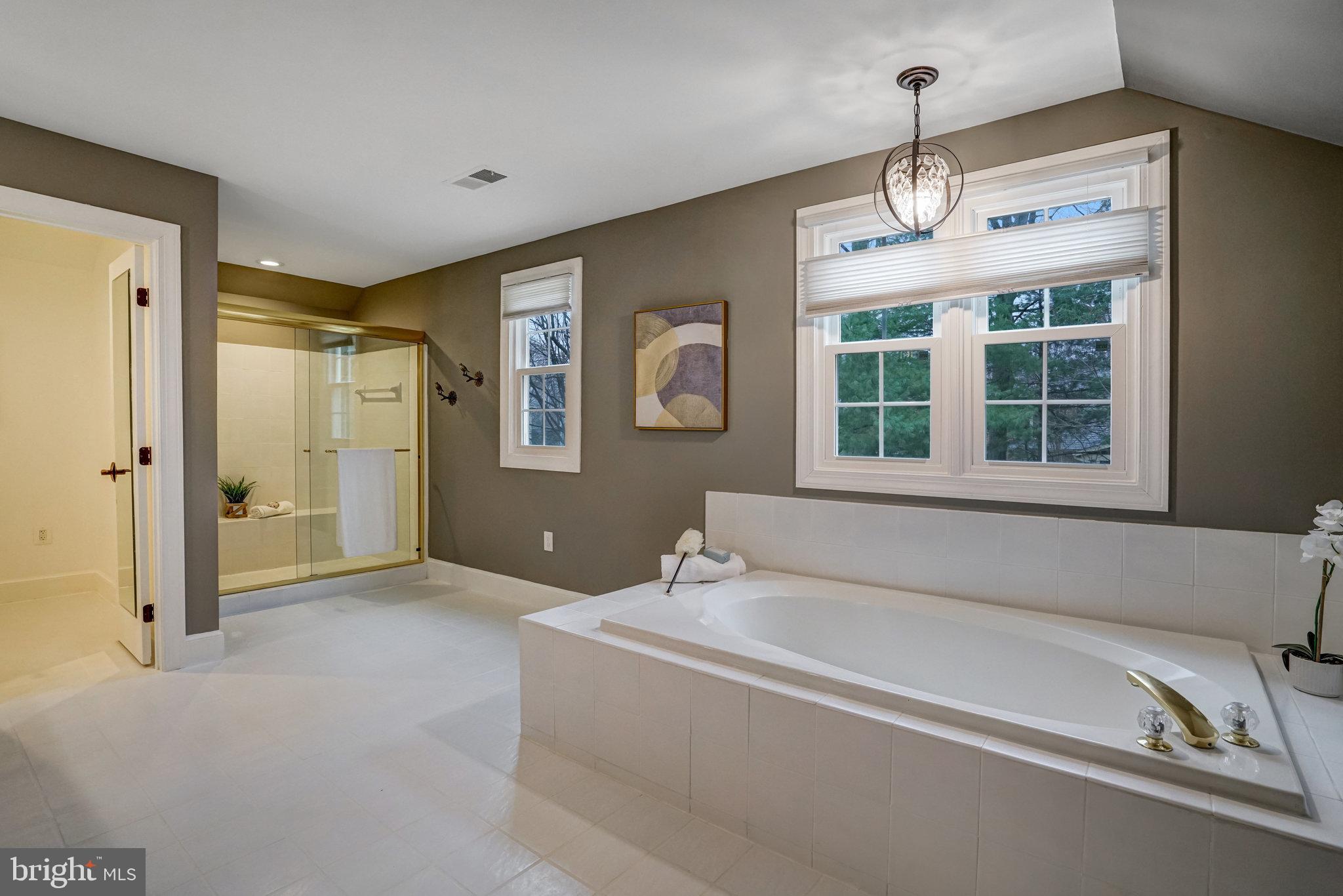 HILLSIDE MANOR - Residential