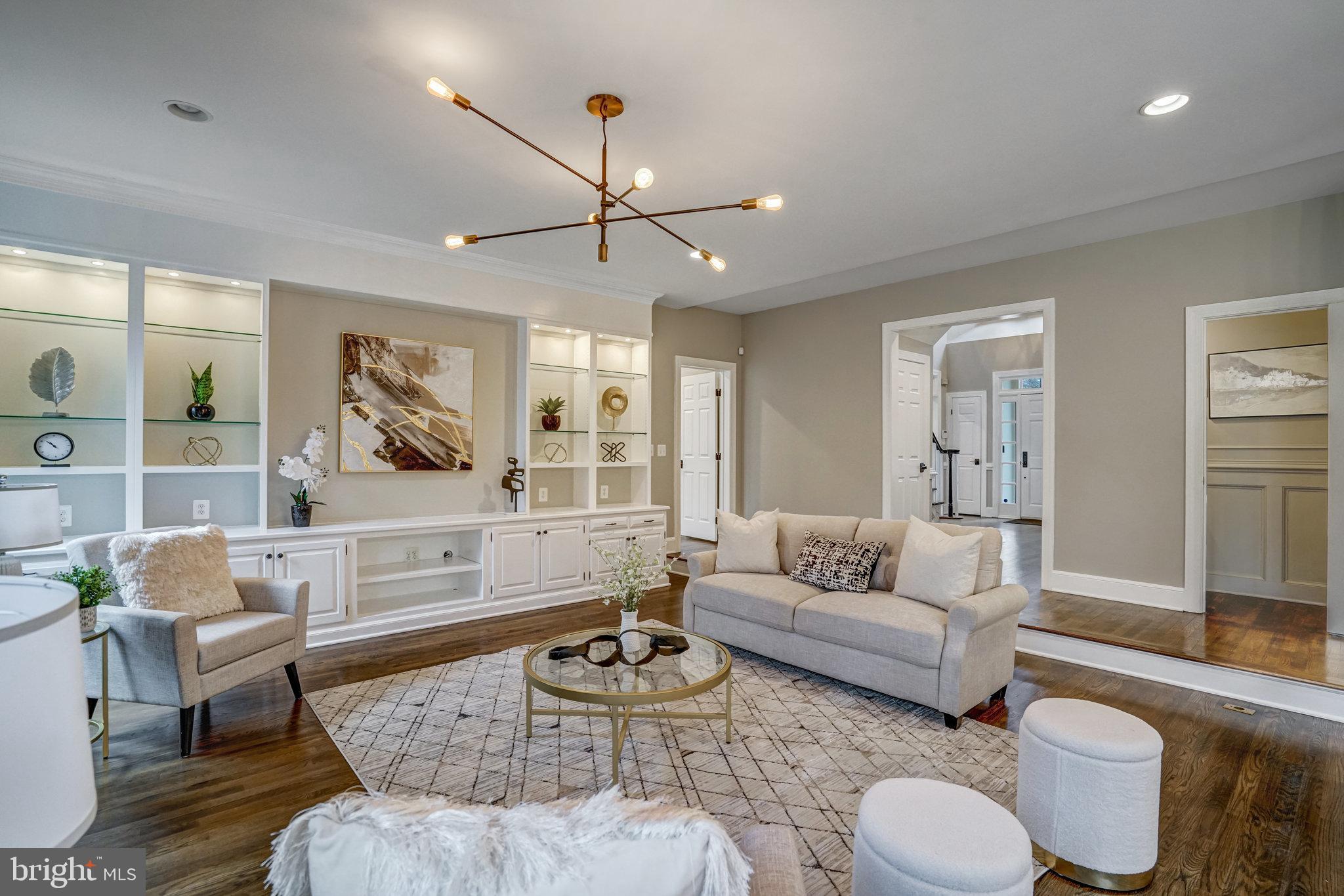 HILLSIDE MANOR - Residential