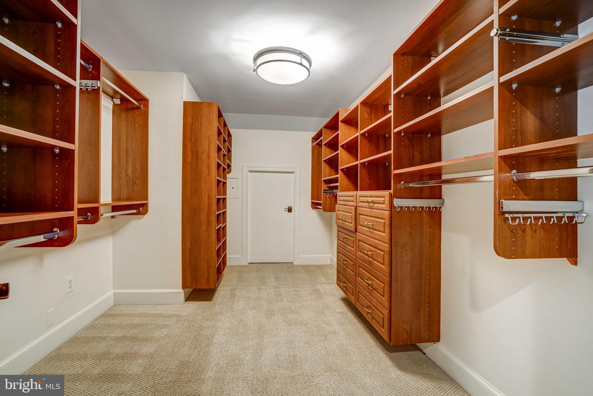 HILLSIDE MANOR - Residential