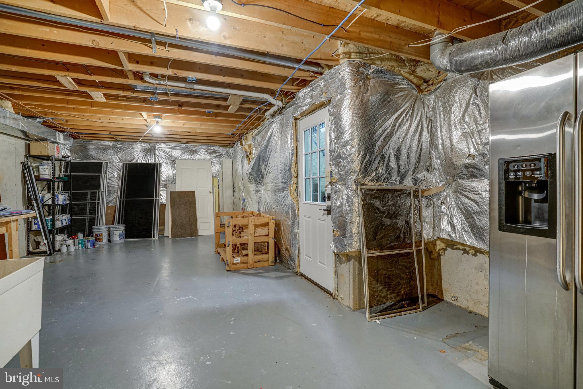 HILLSIDE MANOR - Residential