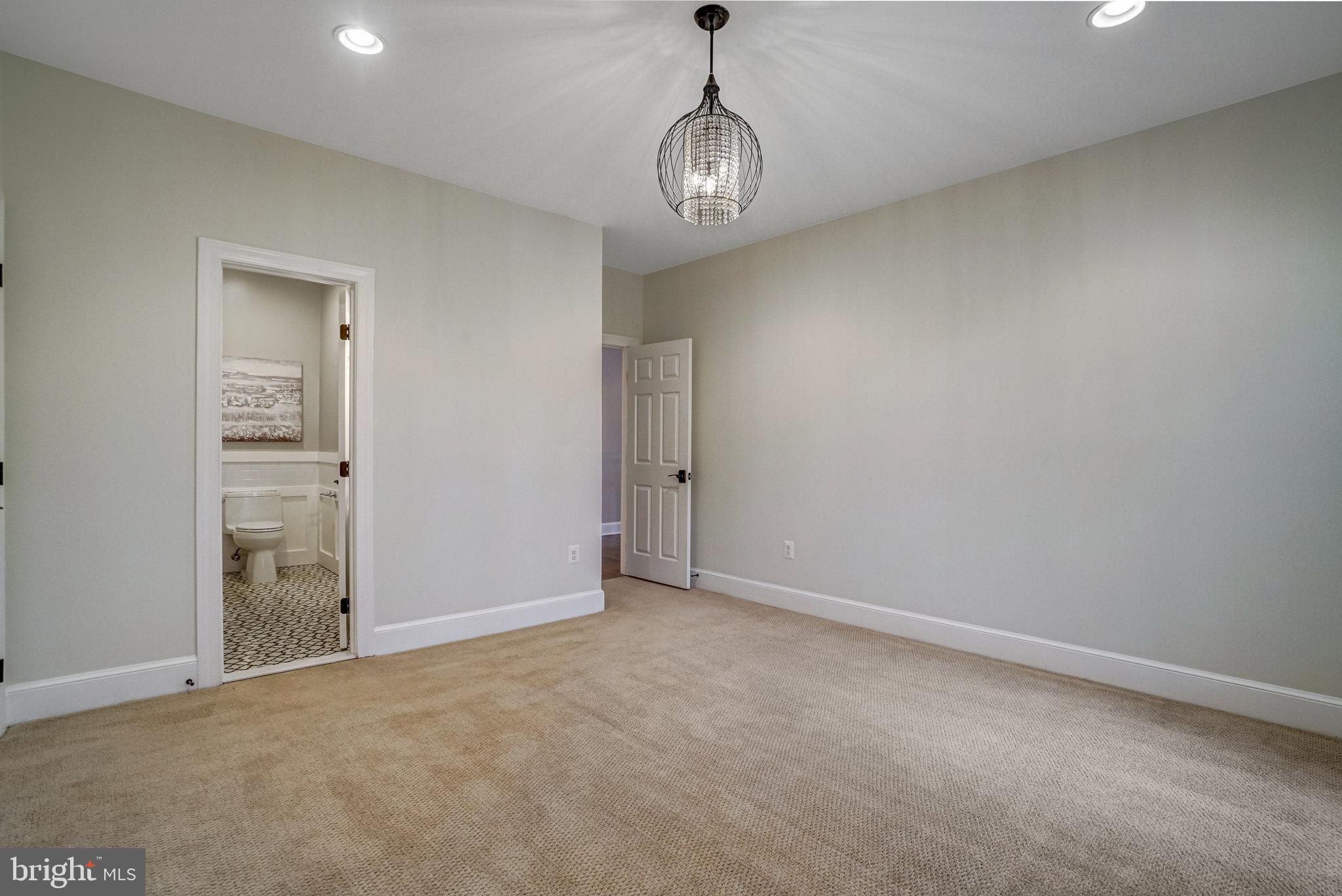 HILLSIDE MANOR - Residential