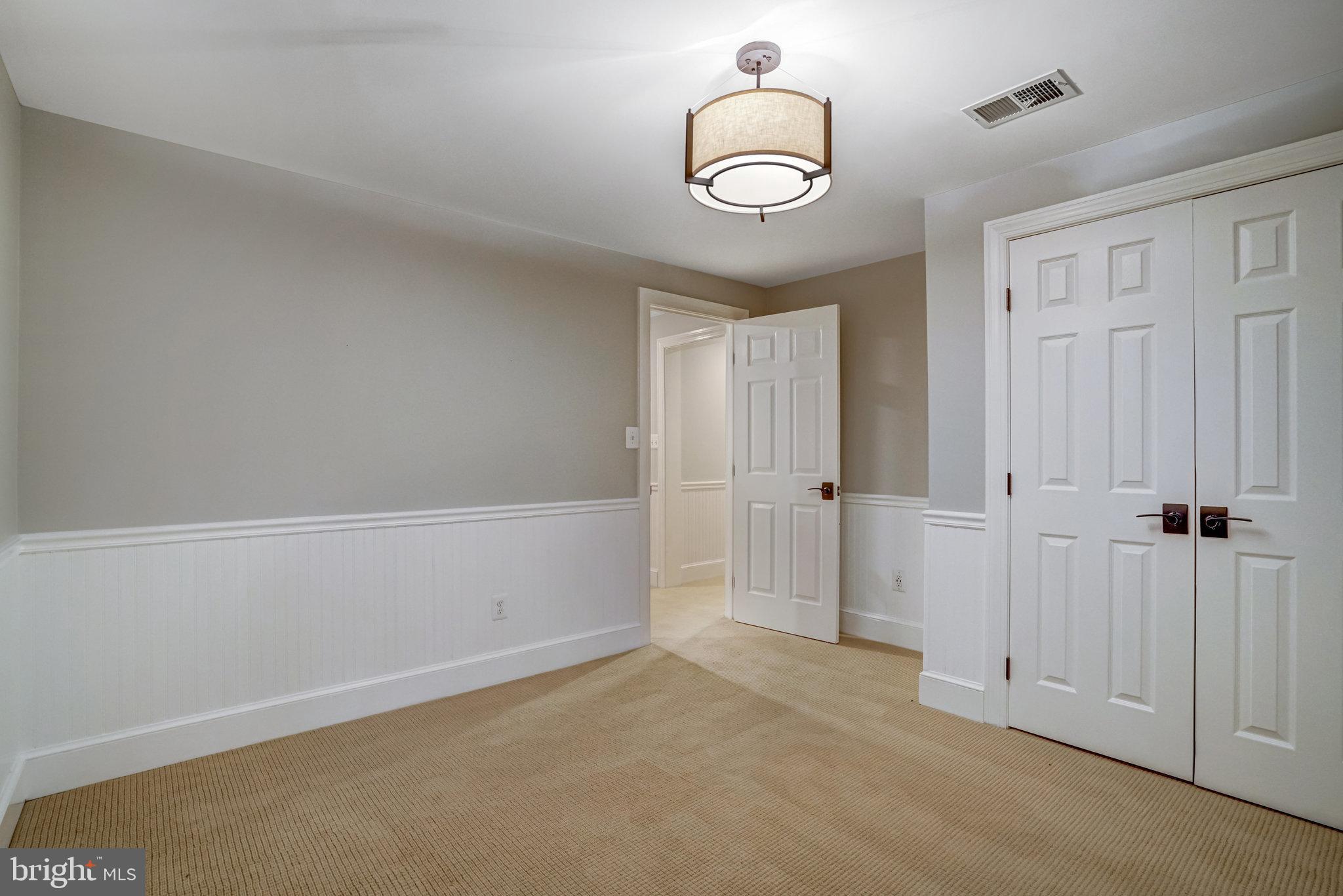 HILLSIDE MANOR - Residential