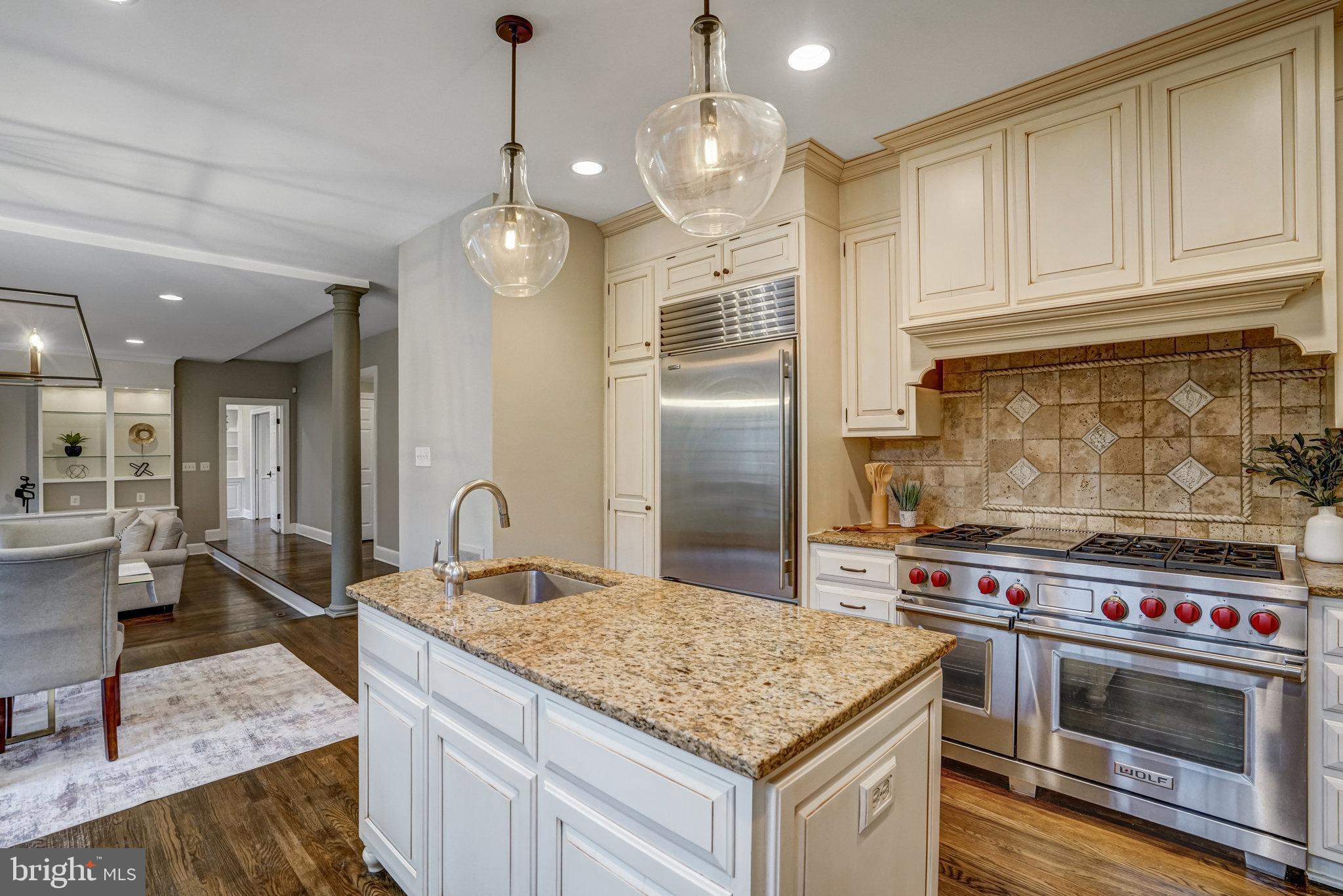 HILLSIDE MANOR - Residential