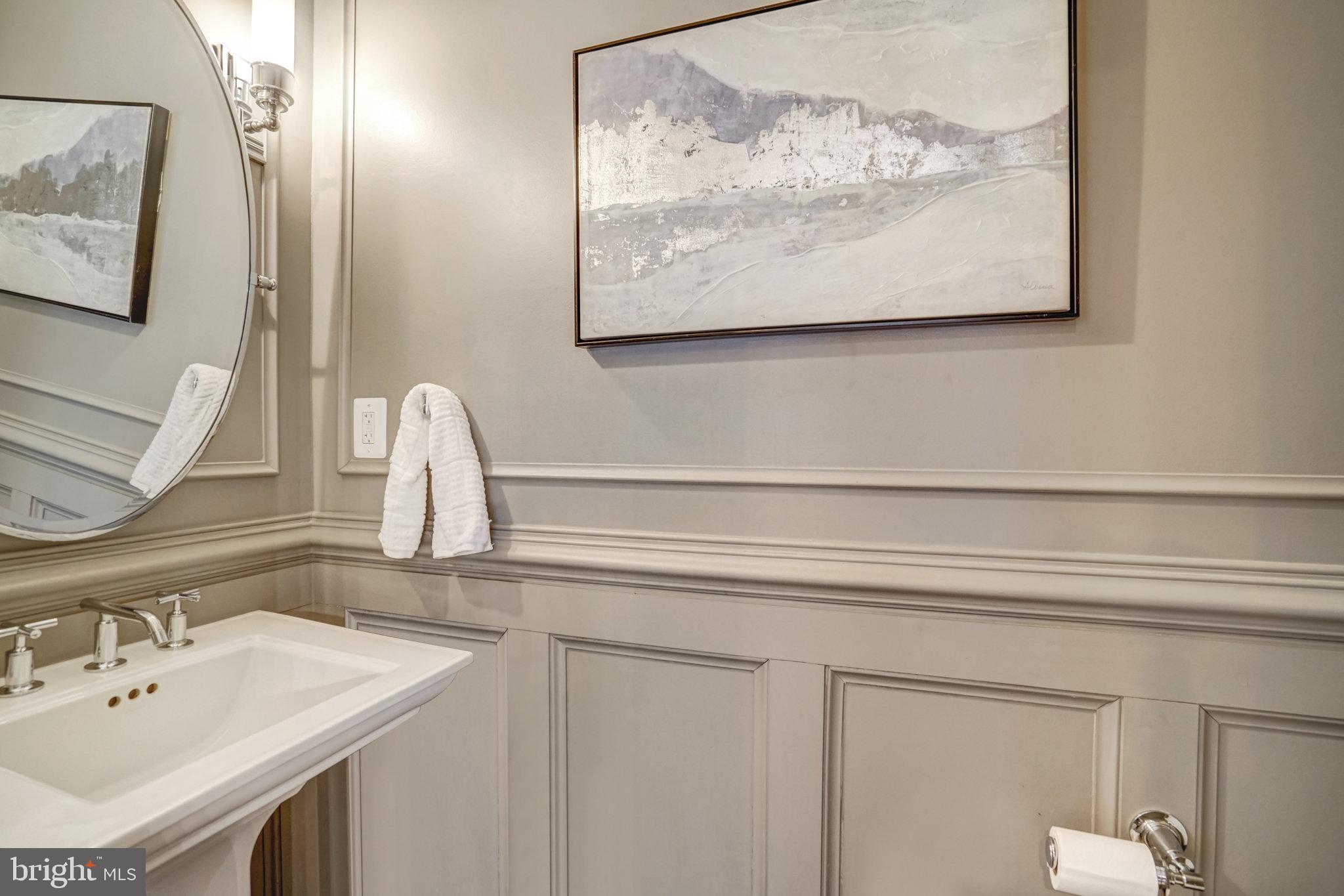 HILLSIDE MANOR - Residential