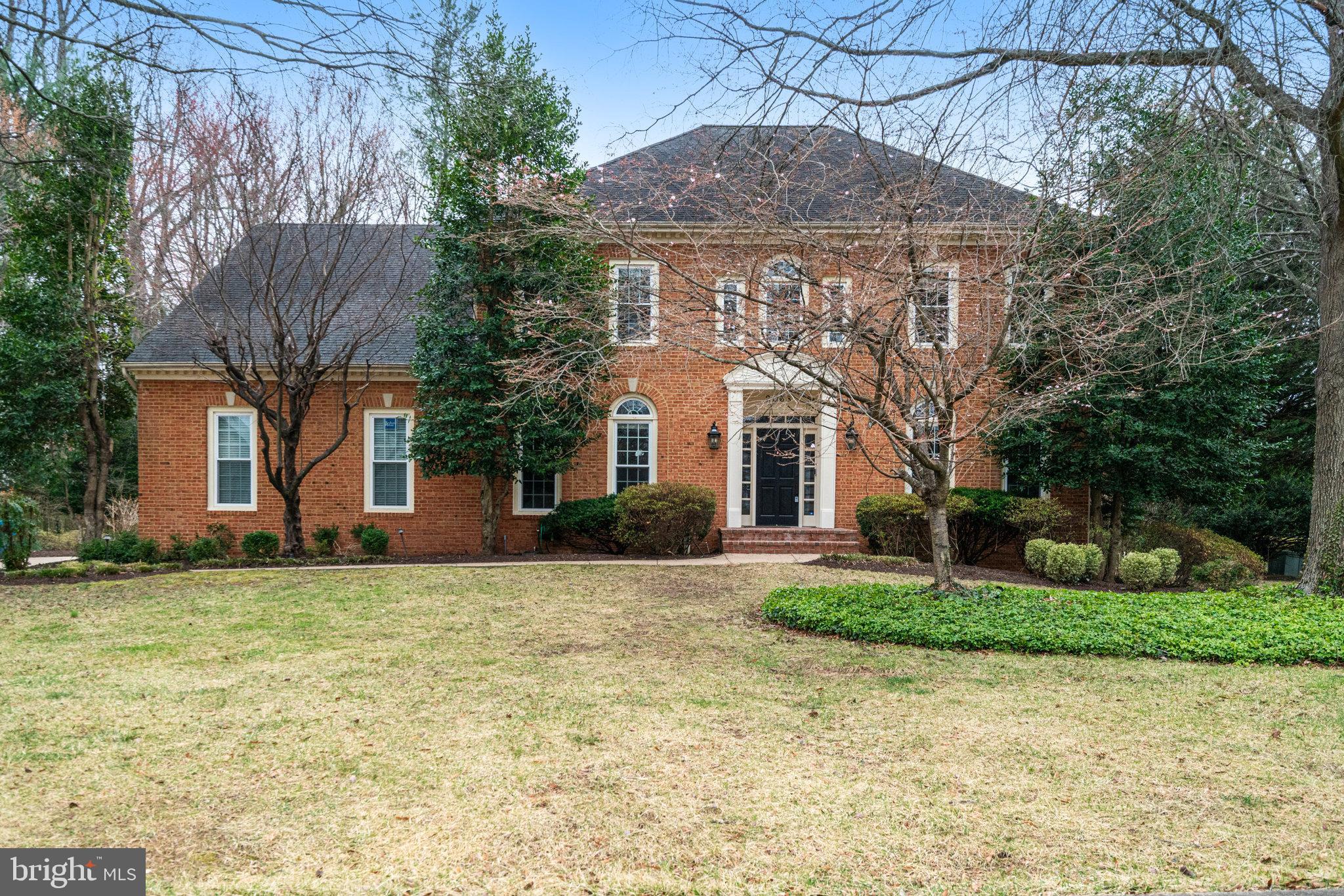 HILLSIDE MANOR - Residential