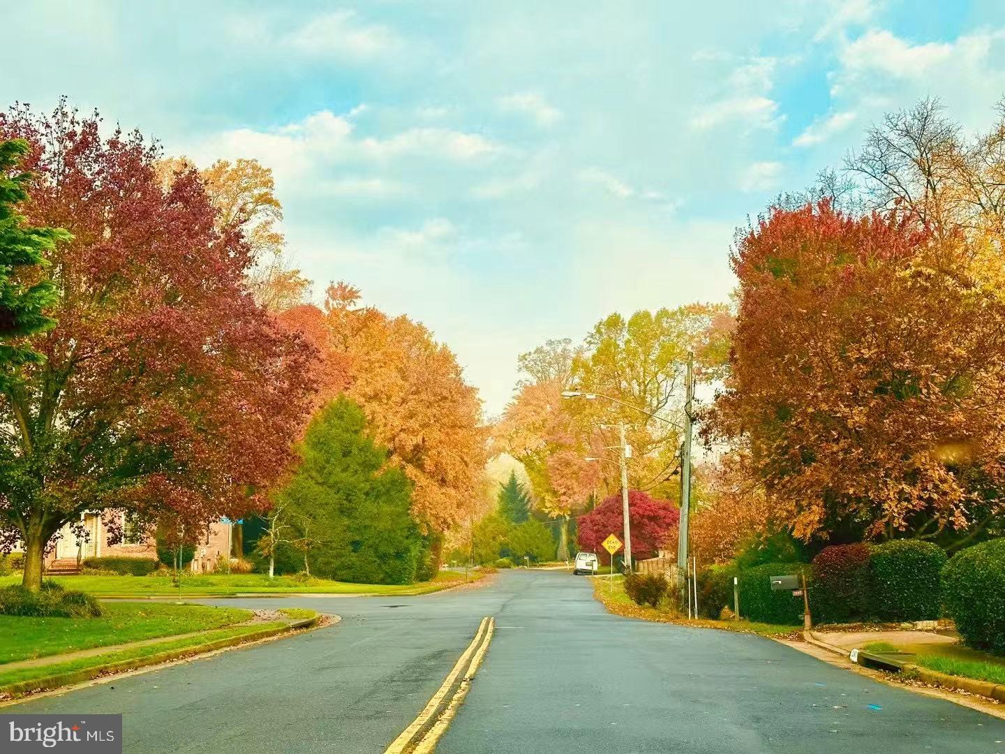 HILLSIDE MANOR - Residential