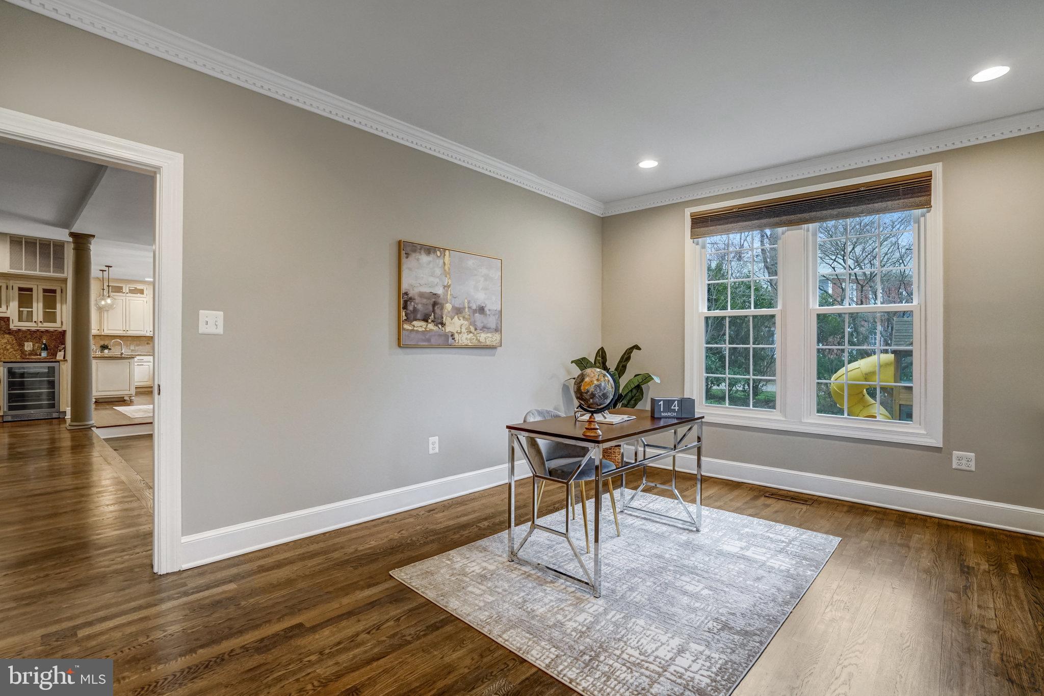 HILLSIDE MANOR - Residential