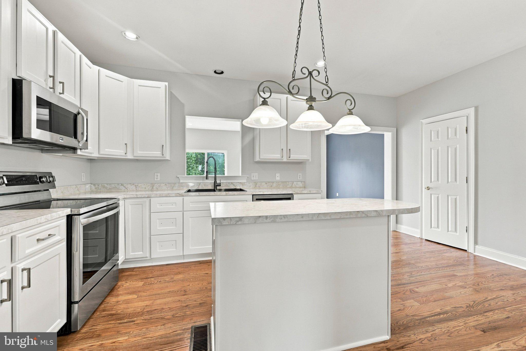 306 E MULBERRY