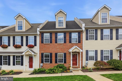 Townhouse For Sale - 306 E Mulberry St<br/> KENNETT SQUARE, PA 19348