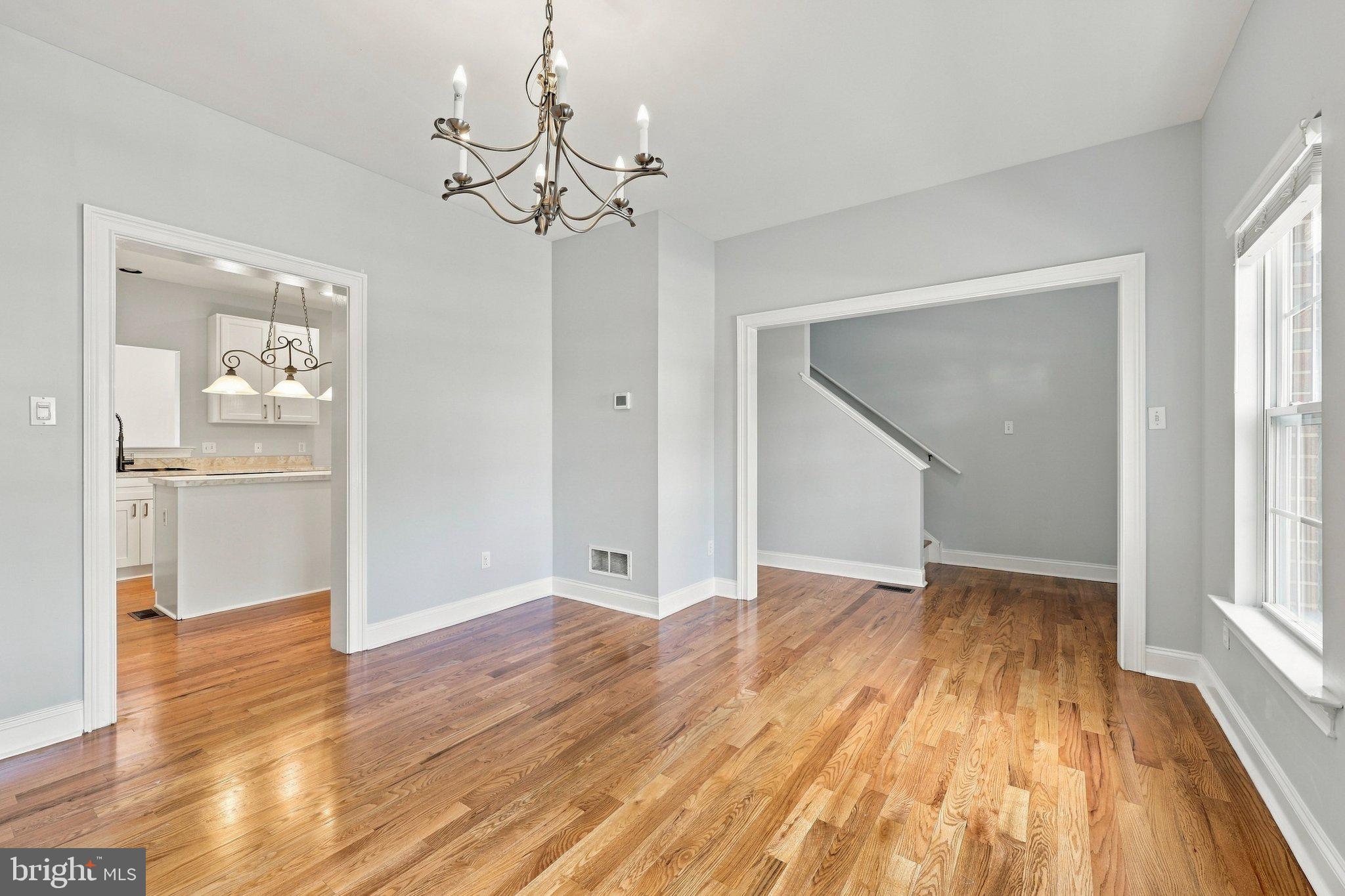 306 E MULBERRY