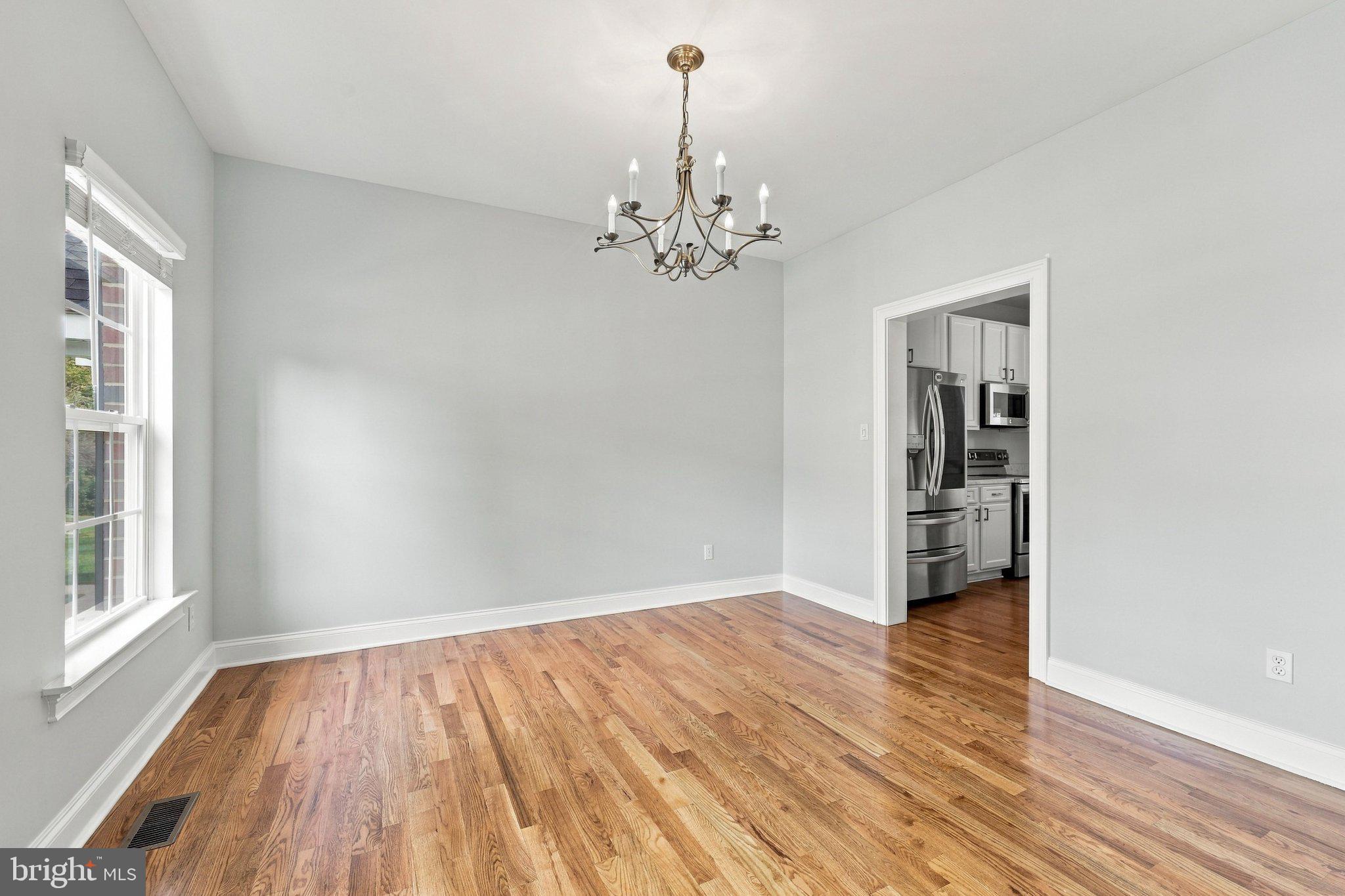 306 E MULBERRY