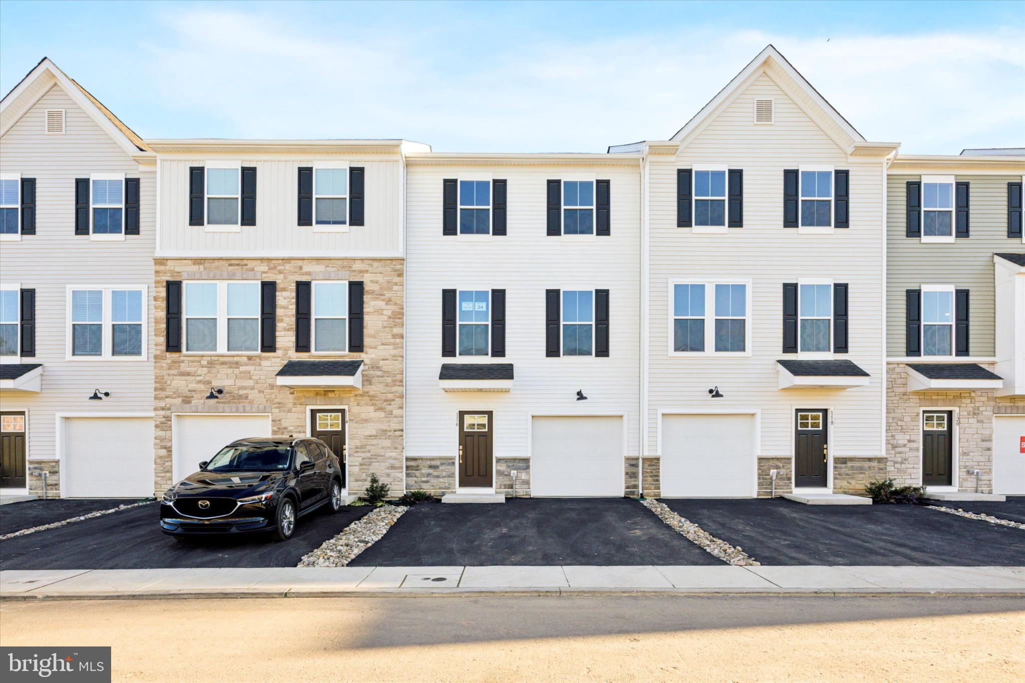 DOWNINGTOWN RIDGE - Residential Lease